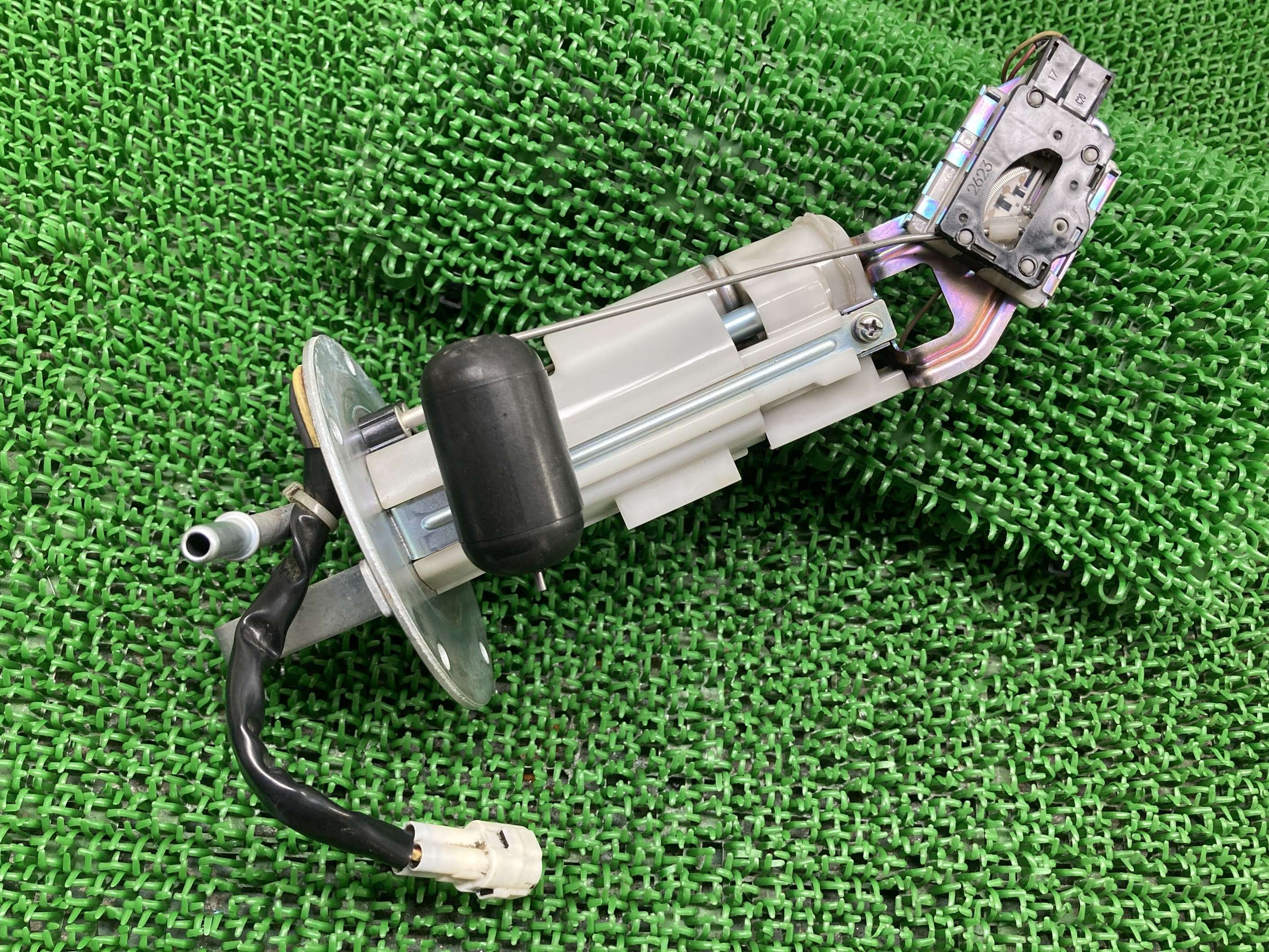 GSX-R600 フューエルポンプ 15100-14J00 スズキ 純正 バイク 部品 GN7EA L1-L8 フューエルセンサー 燃料ポンプ 機能的問題なし 車検 Genuine 【中古】 oI