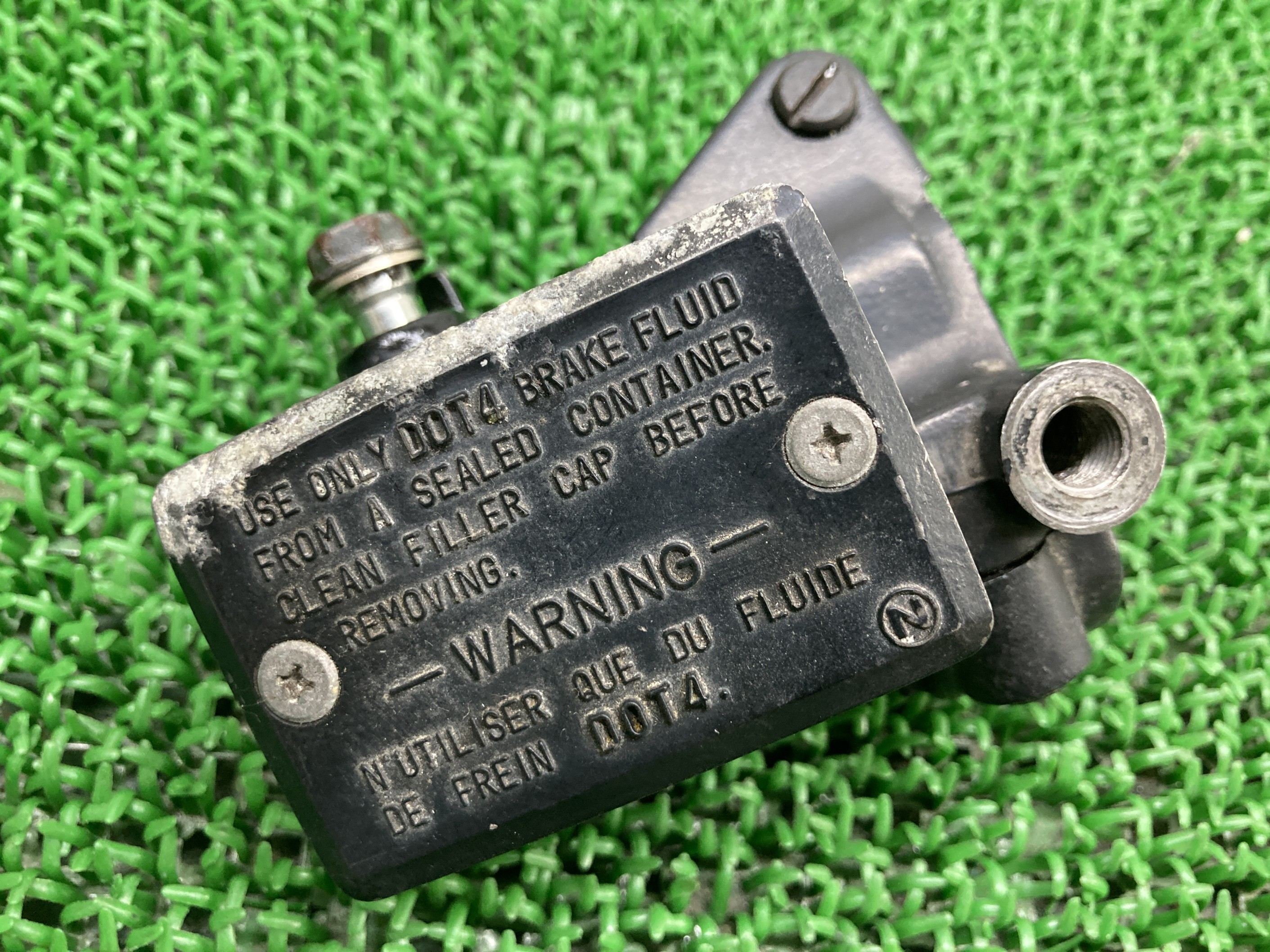 ゼファー1100 フロントブレーキマスター カワサキ 純正 バイク 部品 ZR1100A ZRT10A 5 8 ZEPHYR1100 割れ欠け無し 車検 Genuine 【中古】 89