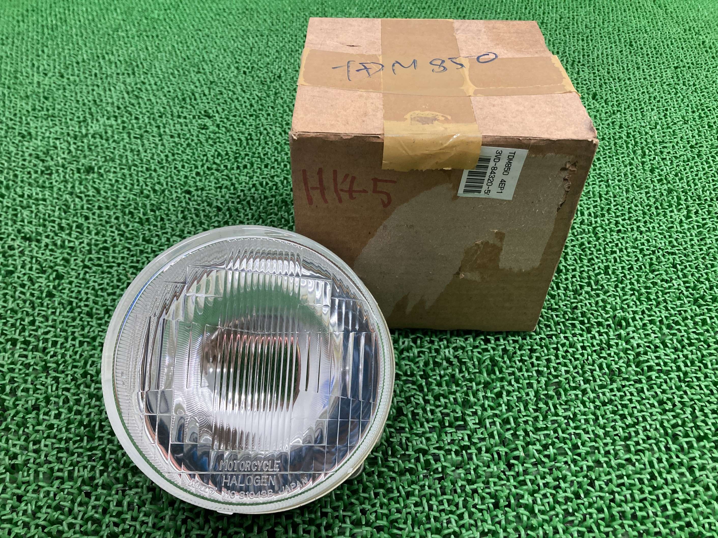 TDM850 ヘッドライト 左 在庫有 即納 ヤマハ 純正 新品 バイク 部品 4EP 3VD-84320-50 未使用品 品薄 希少品 車検 Genuine 40｜ティーエスパーツ　店