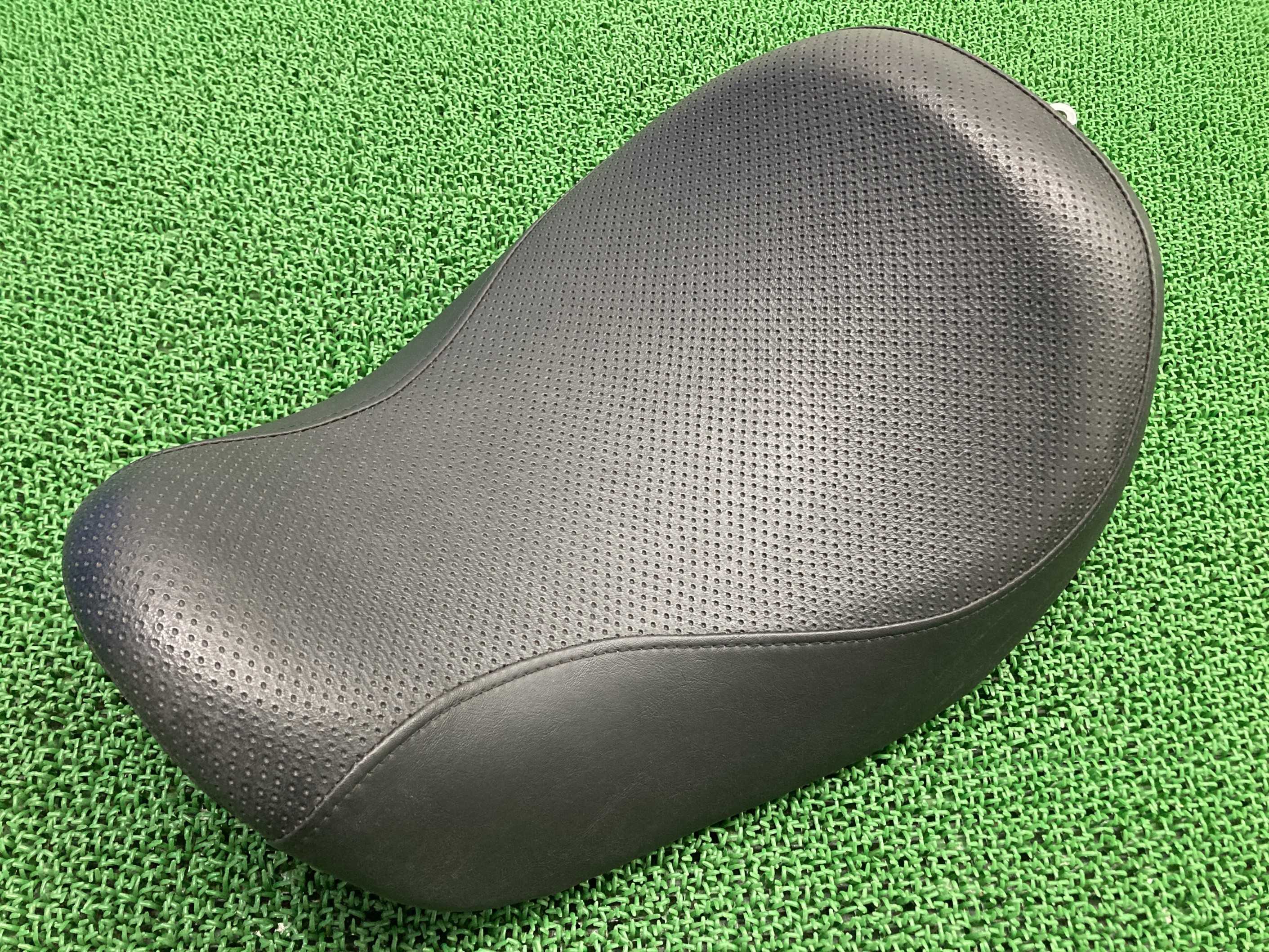 FXD1580シートハーレー純正バイク部品07-10年ダイナスーパーグライドメインシート修復素材に破れ無し車検Genuine【中古】 17