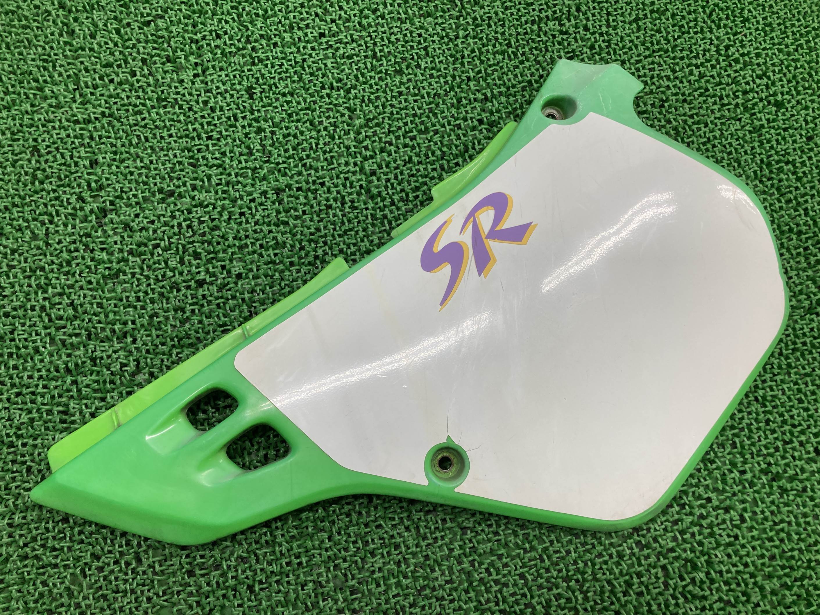 KDX125SR サイドカバー 左 緑 36001-1433 カワサキ 純正 バイク 部品 DX125A 割れ欠け無し 品薄 希少品 車検 Genuine 【中古】 Xf
