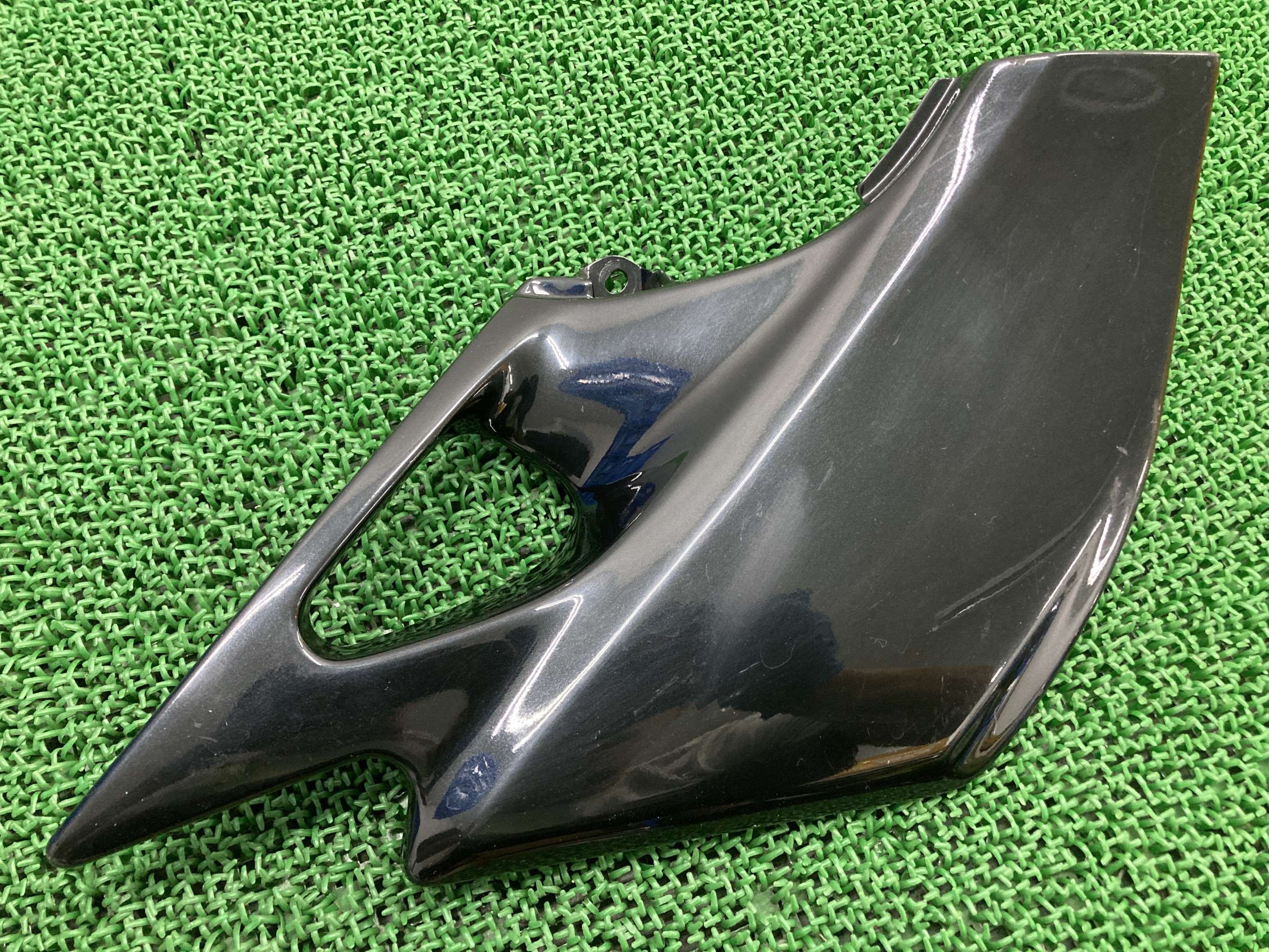 バリオス サイドカバー 左 黒M 社外 バイク 部品 ZR250A FRP ノーマルタイプ 割れ欠け無し 品薄 希少品 【中古】 Jj