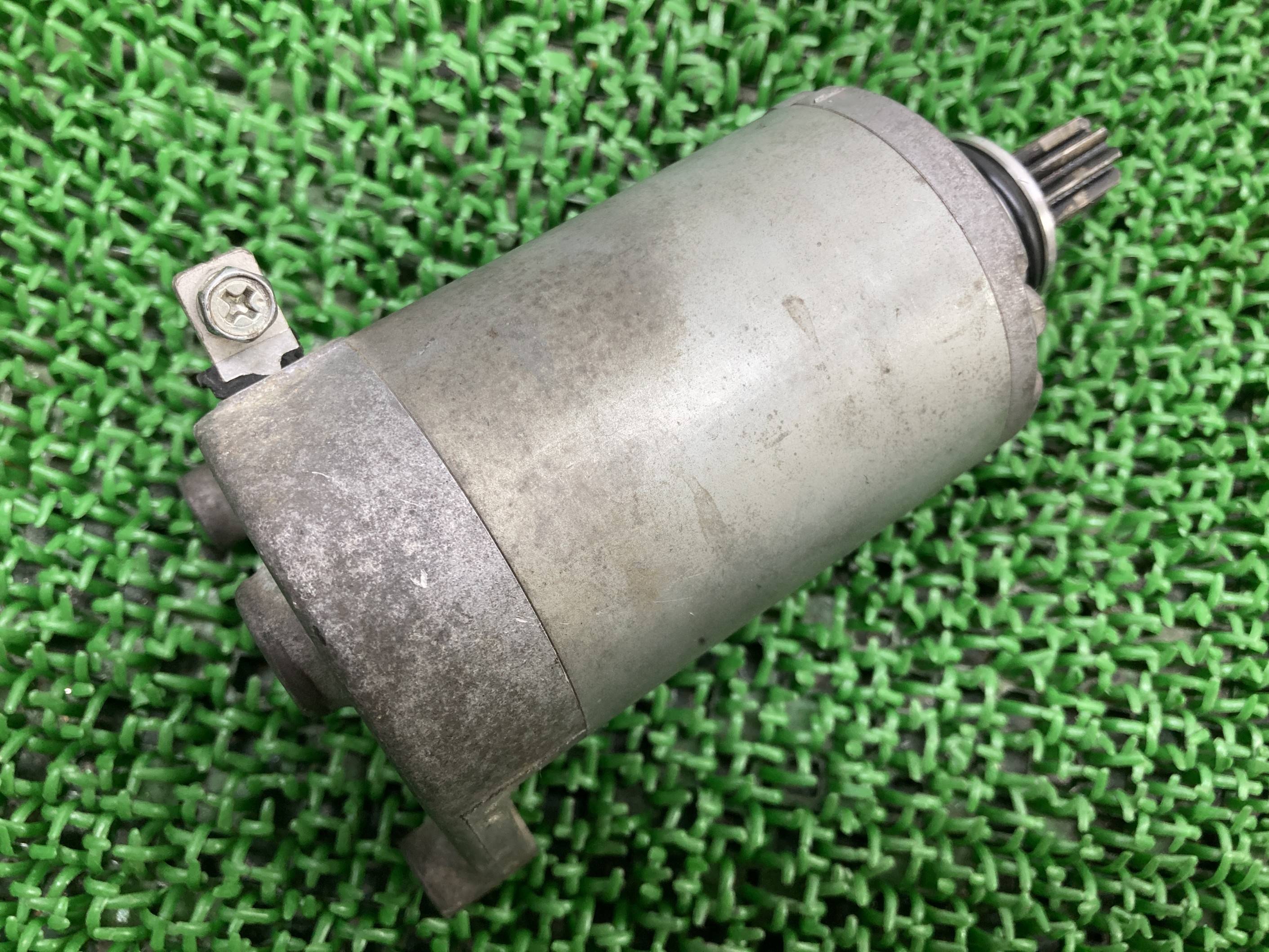 ジェベル200 セルモーター 42A01 スズキ 純正 バイク 部品 SH42A DJEBEL DF200 スターターモーター 機能的問題なし 車検 Genuine 【中古】 Hn