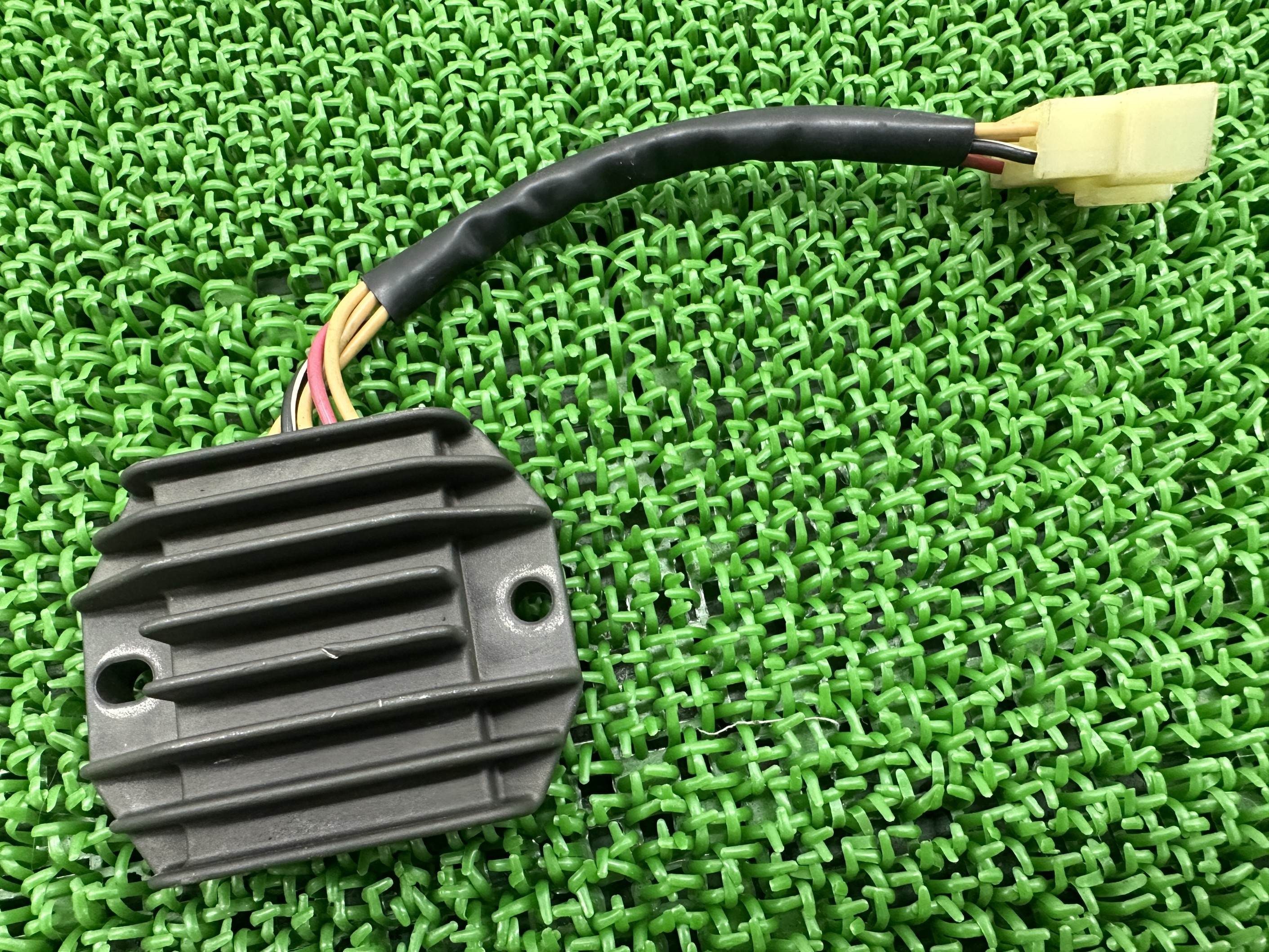 アドレスV125 レギュレター スズキ 純正 バイク 部品 CF4EA レギュレーター レクチファイア 機能的問題なし 品薄 車検 Genuine 【中古】 aP