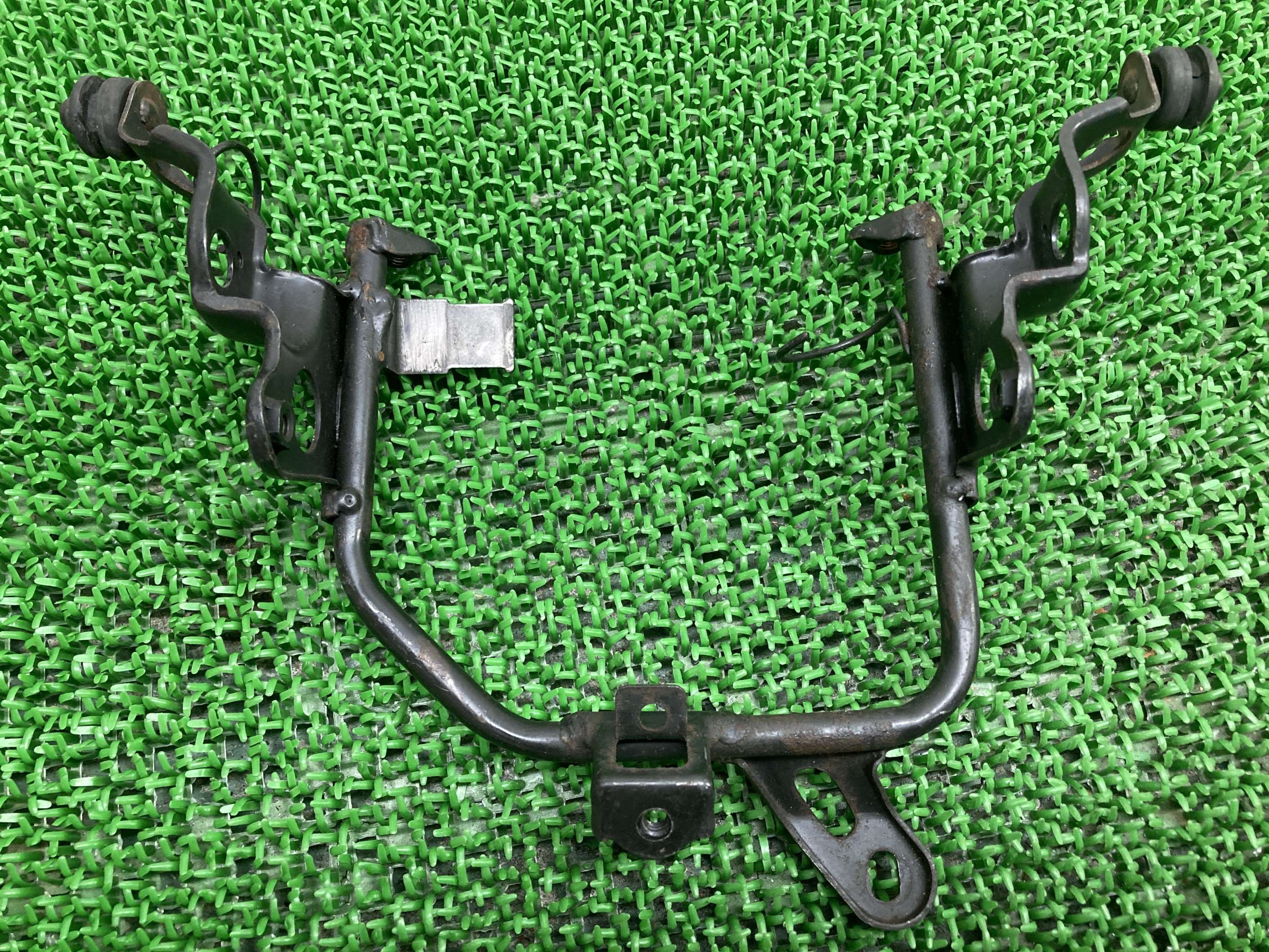 TW200 ヘッドライトステー ヤマハ 純正 バイク 部品 2JL 初期型 角目 ウインカーステー 曲がり無し 品薄 車検 Genuine 【中古】 nX|ティーエスパーツ 店