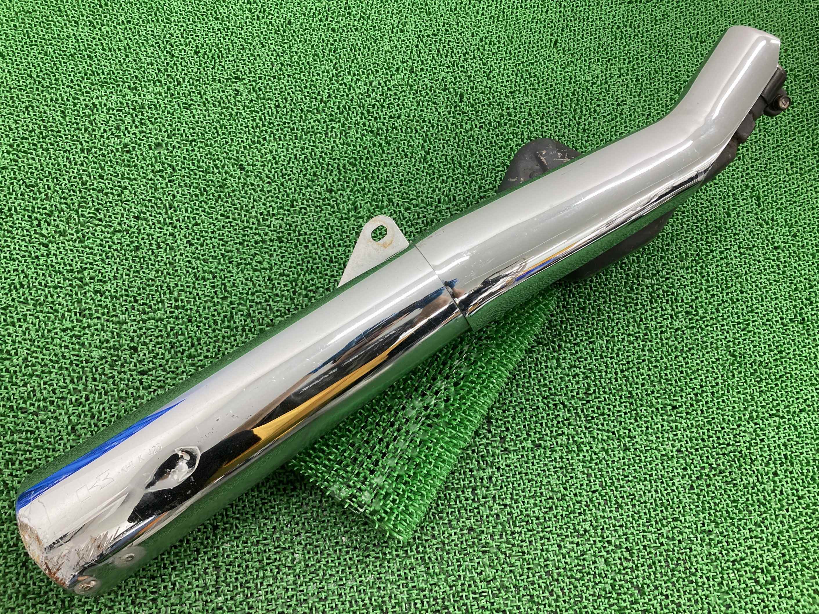ゼファーカイ サイレンサーマフラー K423 カワサキ 純正 バイク 部品 ZR400G カスタム素材に 品薄 希少品 車検 Genuine 【中古】 Ux|ティーエスパーツ 店