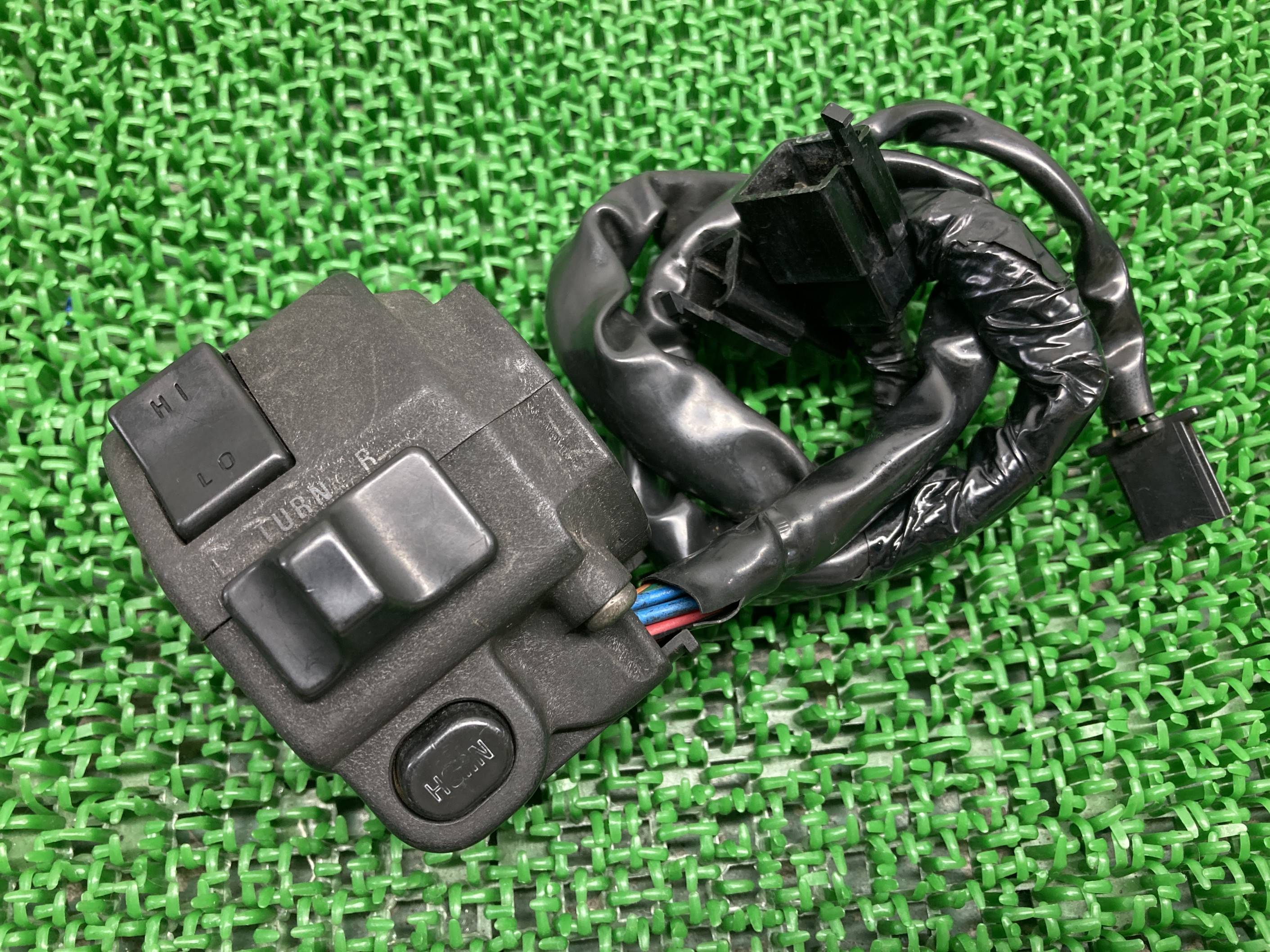 エリミネーター250SE ハンドルスイッチ 左 017 カワサキ 純正 バイク 部品 EL250A ELIMINATOR250SE 当時物 スイッチボックス ペイント素材に 車検 Genuine 【中古】 Tf|ティーエスパーツ 店
