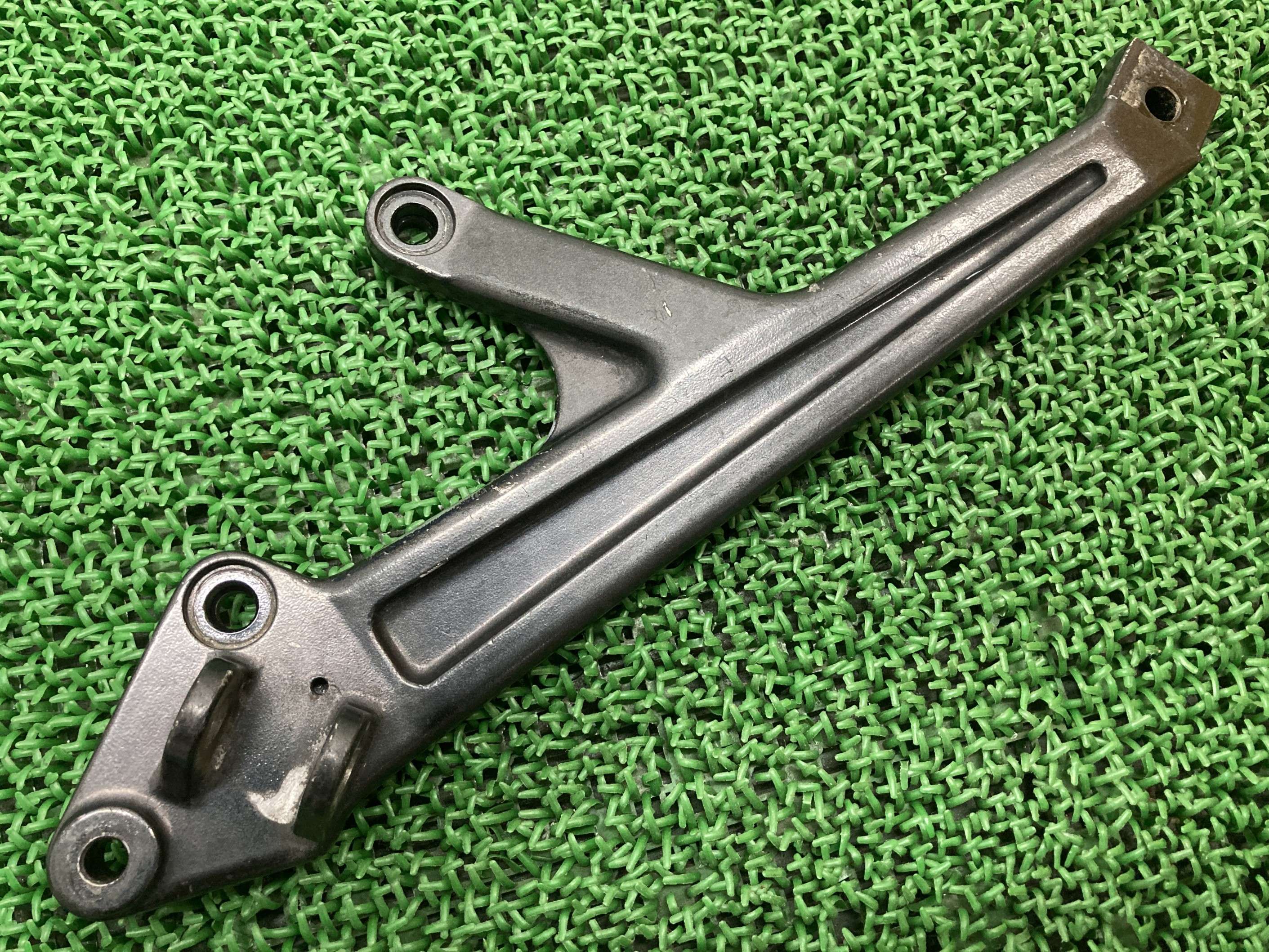 ゼファー400 ステッププレート 左 35011-1502 カワサキ 純正 バイク 部品 ZR400C ステップホルダー 曲がり無し 品薄 希少品 車検 Genuine 【中古】 Gk