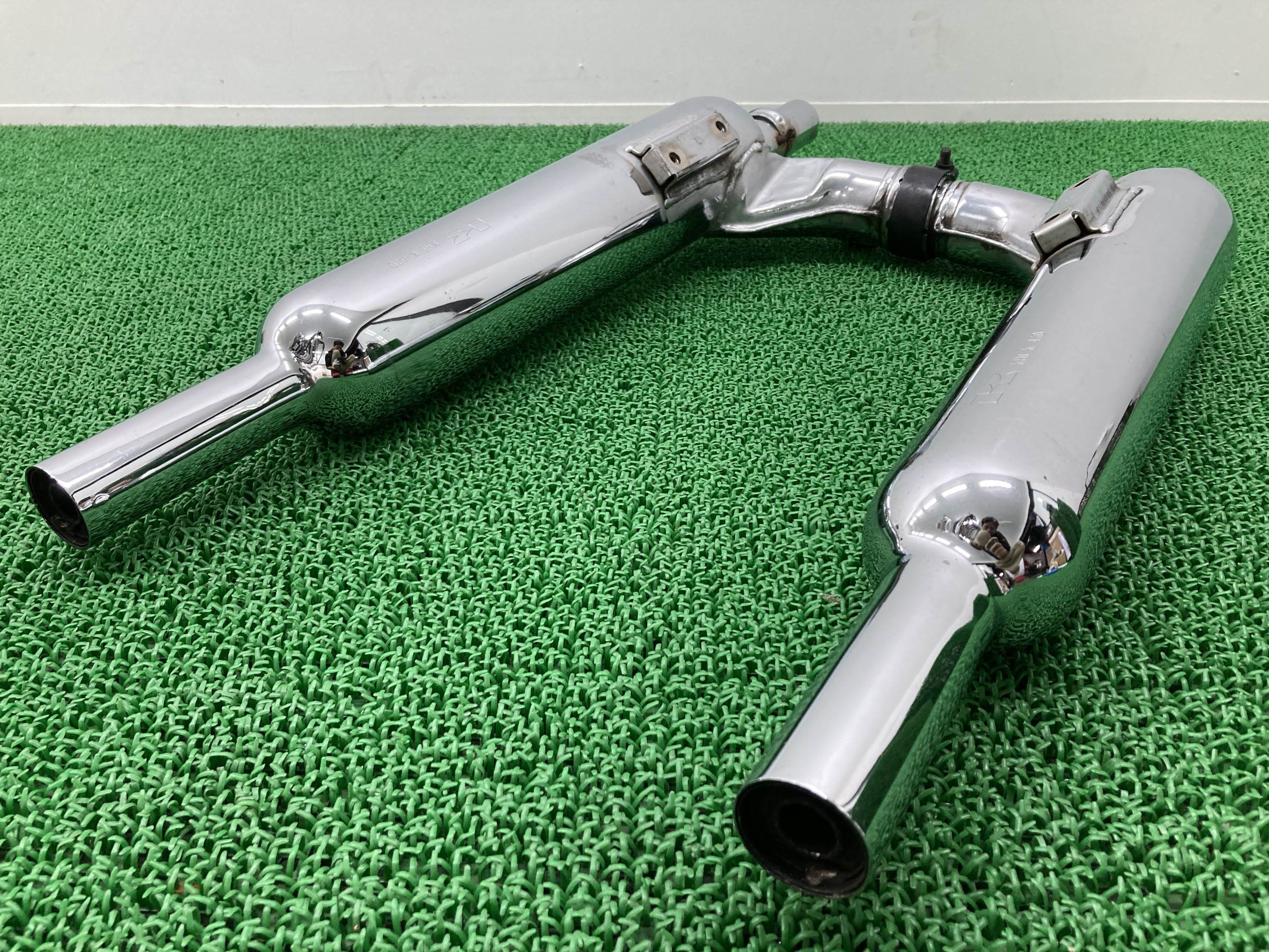 W650 サイレンサーマフラー K470 カワサキ 純正 バイク 部品 EJ650A カット加工済 コケキズ無し 品薄 希少品 車検 Genuine 【中古】 Pu|ティーエスパーツ 店