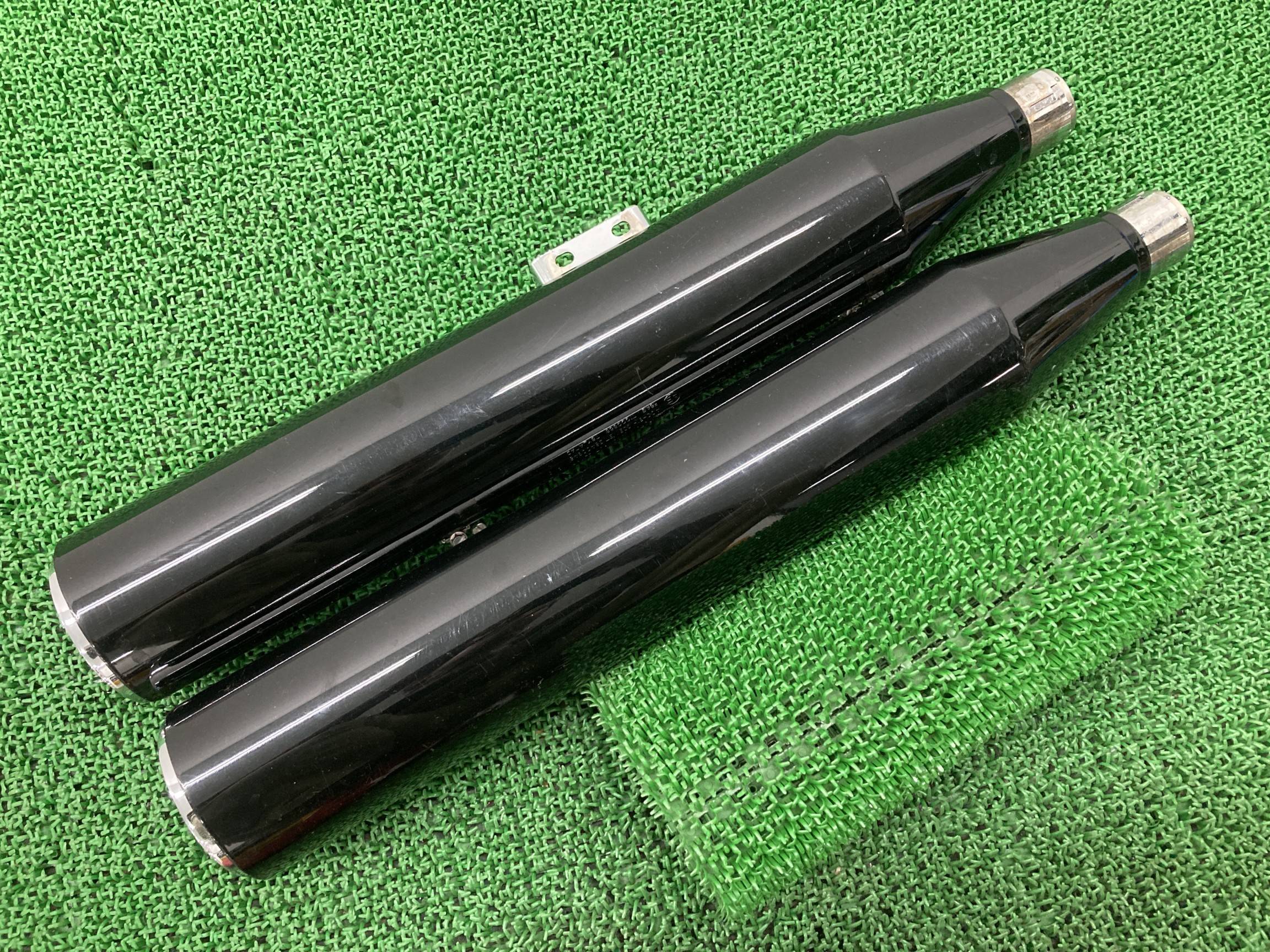 FLFBS1870 サイレンサーマフラー 64900460/64900462 ハーレー 純正 バイク 部品 64900460 64900462 ソフテイル ファットボーイ114 ヒールガード 車検 Genuine 【中古】 lQ|ティーエスパーツ 店