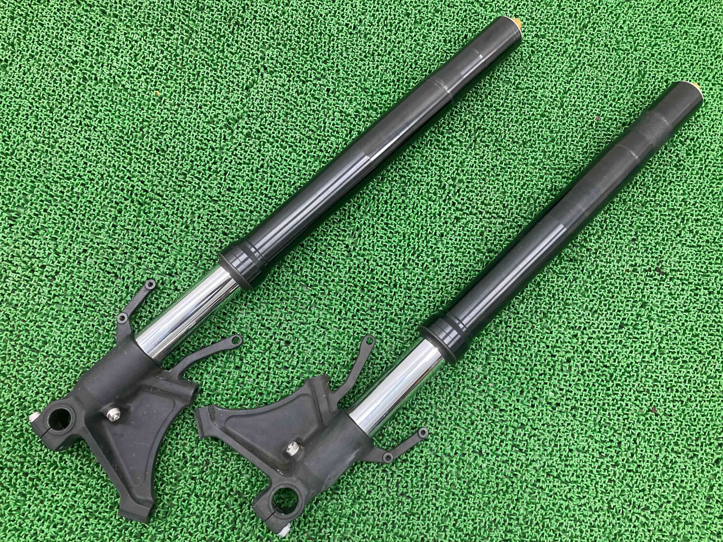 楽天市場】ヤマハ YZF-R3 フロントフォーク トップ カバー 左右セット