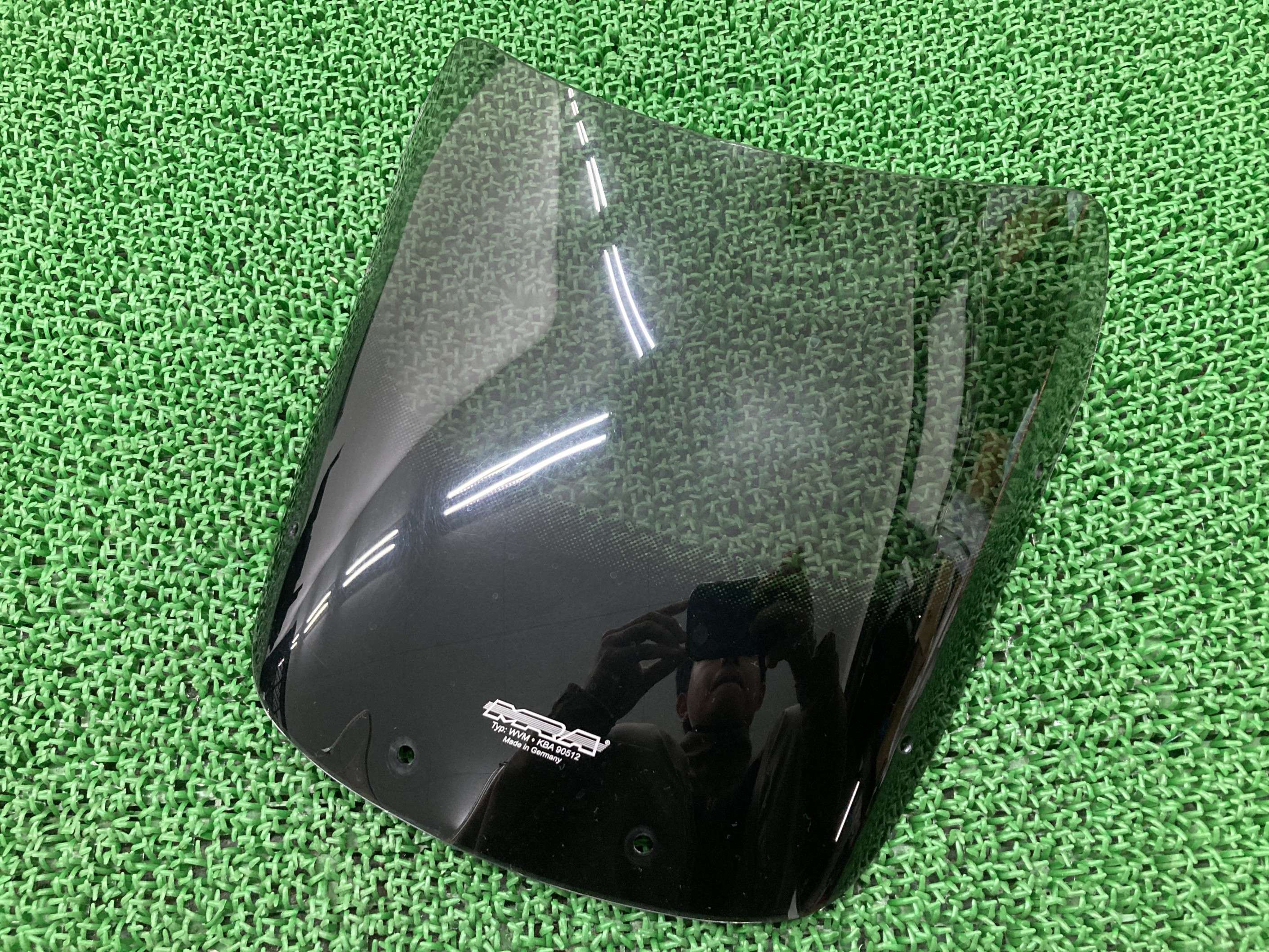MRA製ZRX1200R スクリーン 社外 バイク 部品 ZRT20A ZRX1200ダエグ ZRX1100 ZRX400 スモークスポイラースクリーン ツーリングスクリーン 【中古】 uD
