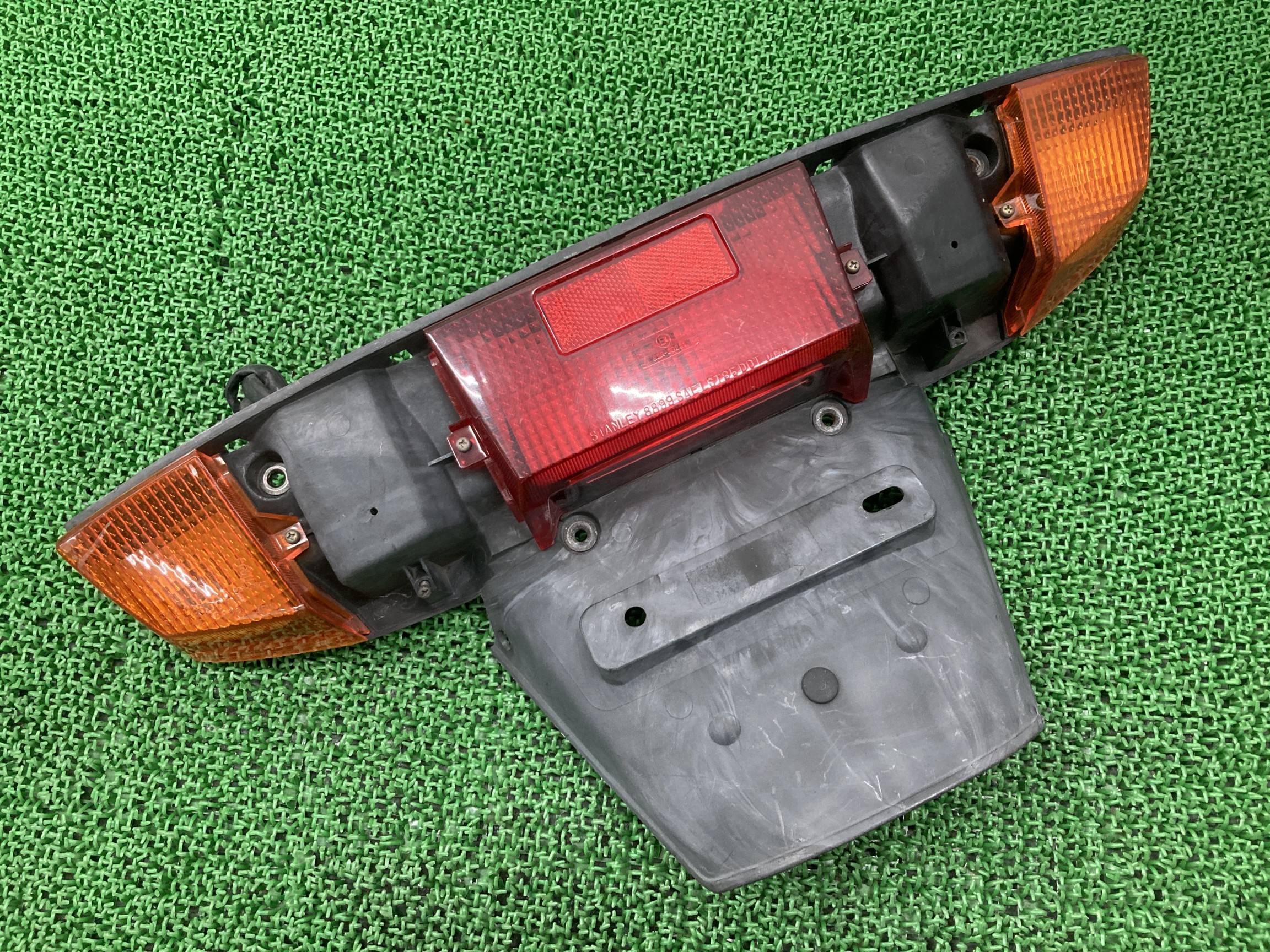 フュージョン リアフェンダー 8699 ホンダ 純正 バイク 部品 MF02 テールライト テールランプ ウインカー FUSION 車検 Genuine 【中古】 Dw｜ティーエスパーツ　店 11,534円