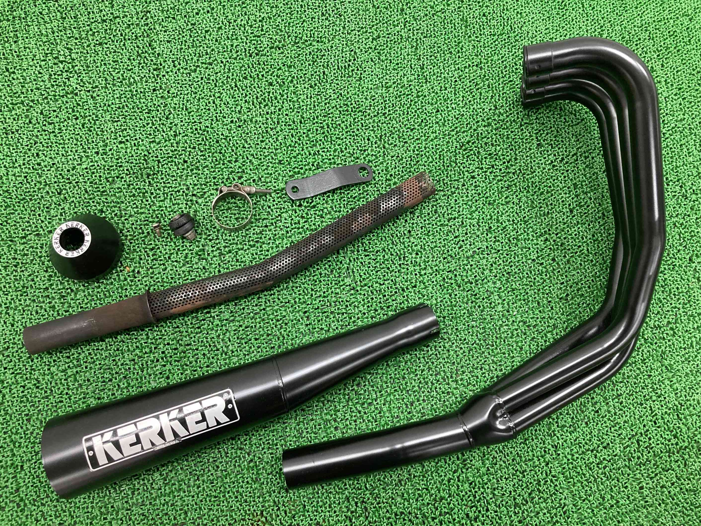 KERKER製ゼファー400 マフラー 4228868 社外 バイク 部品 ZR400C ZEPHYR400 スチール メガホンマフラー 耐熱塗装済み 【中古】 Jj
