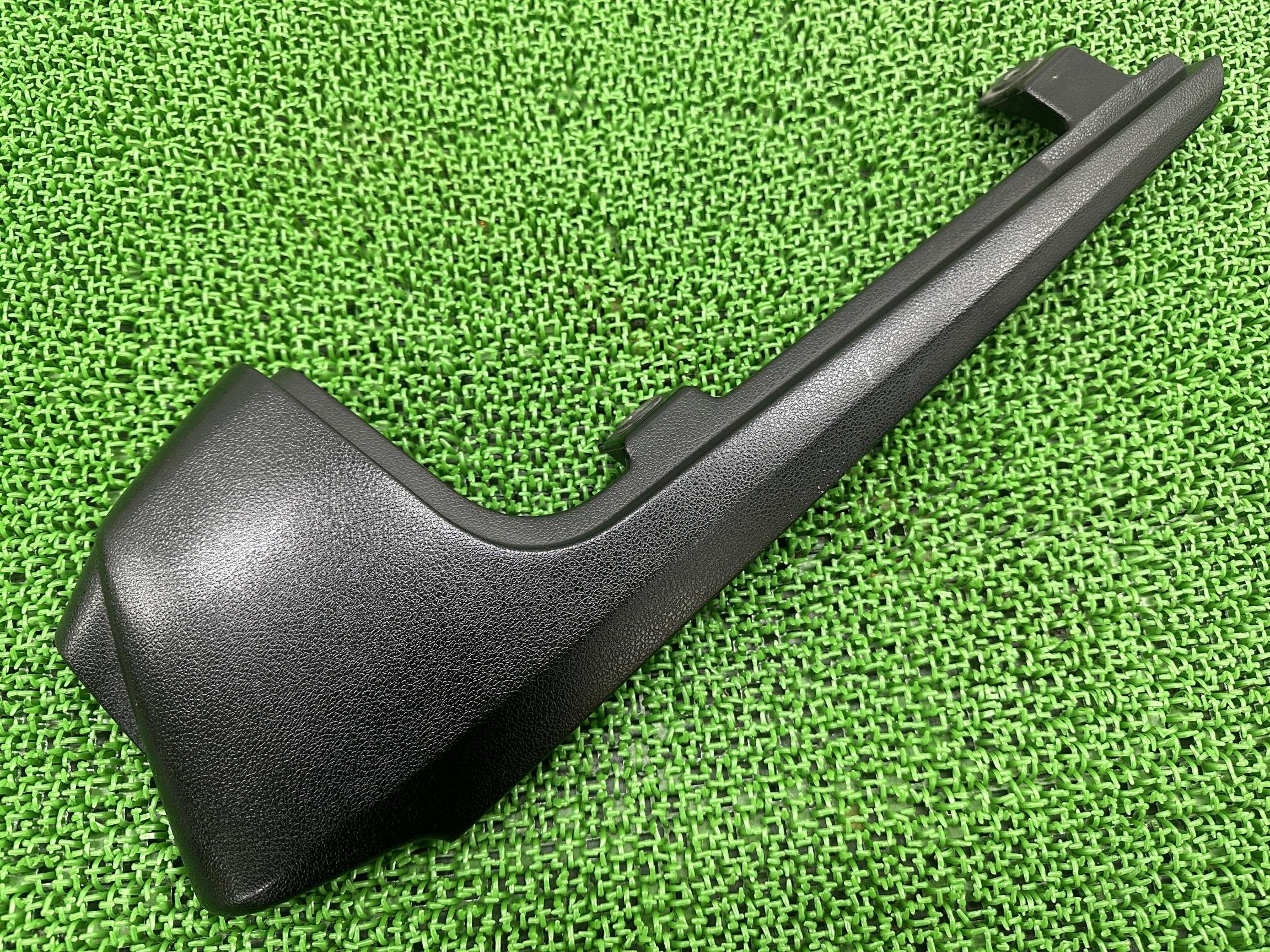 GSX250Sカタナ シートカウル 右 黒 45D スズキ 純正 バイク 部品 GJ76A テールカウル リアカバー コンディション良好 割れ欠け無し 車検 Genuine 【中古】 Jx