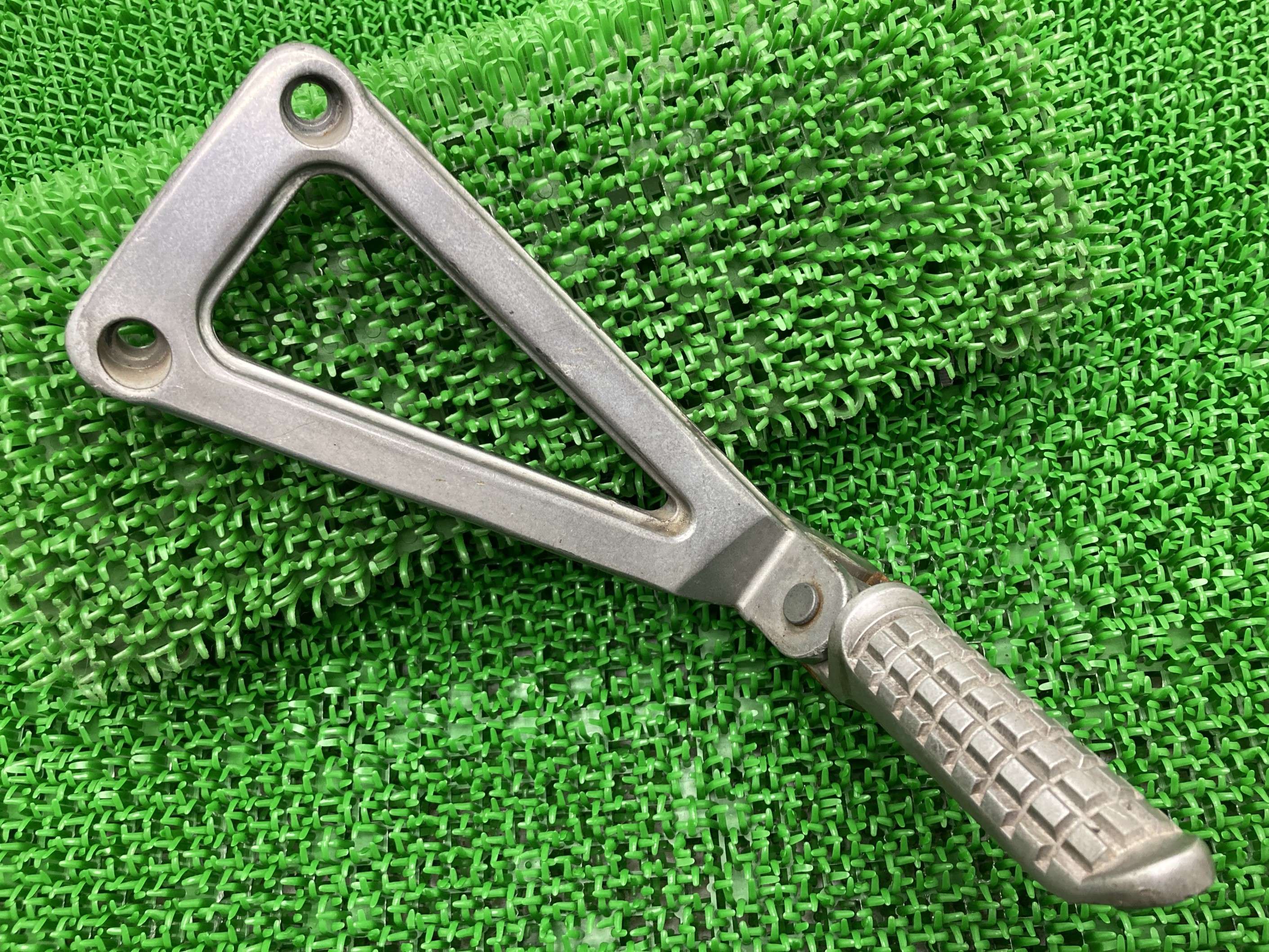 Ninja ZX-12R (ZXT20A) 純正 タンデムステップ 右側 35063-1065 R