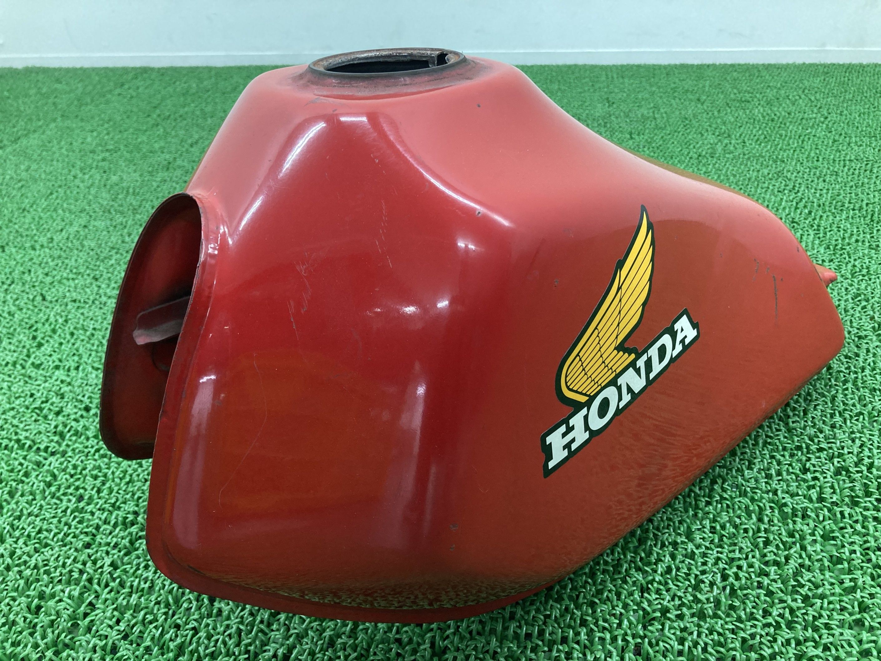 XL250R タンク ホンダ 純正 バイク 部品 MD03 フューエルタンク 燃料タンク ガソリンタンク 修復素材に コケキズ無し 車検 Genuine 【中古】 yV｜ティーエスパーツ　店