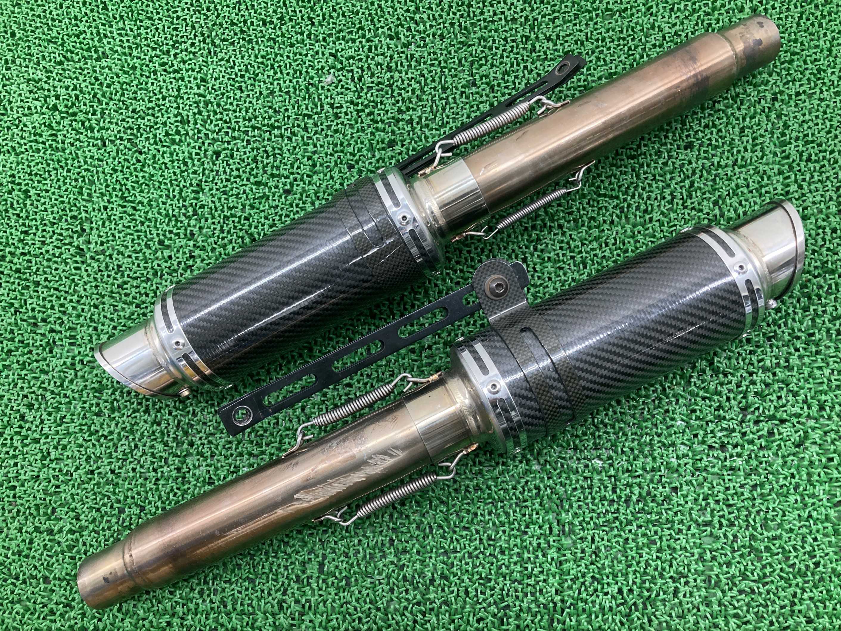 LCIパーツ製SS900 サイレンサーマフラー 左右 社外 バイク 部品 ドゥカティ ショートカーボン ステンレス スリップオン カスタム素材に 機能的問題なし 【中古】 Nf