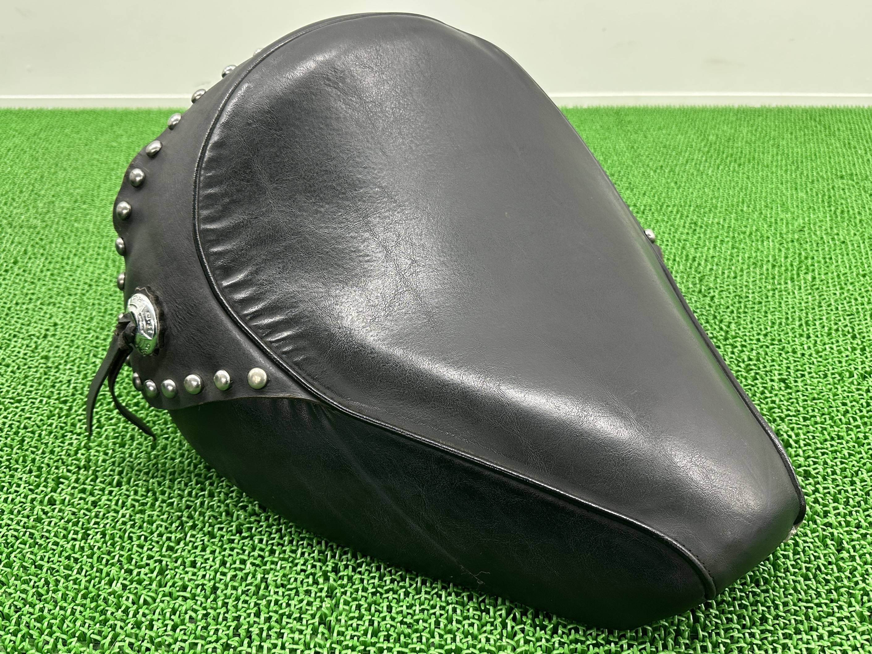FLSTC1340 フロントシート ハーレー 純正 中古 バイク 部品