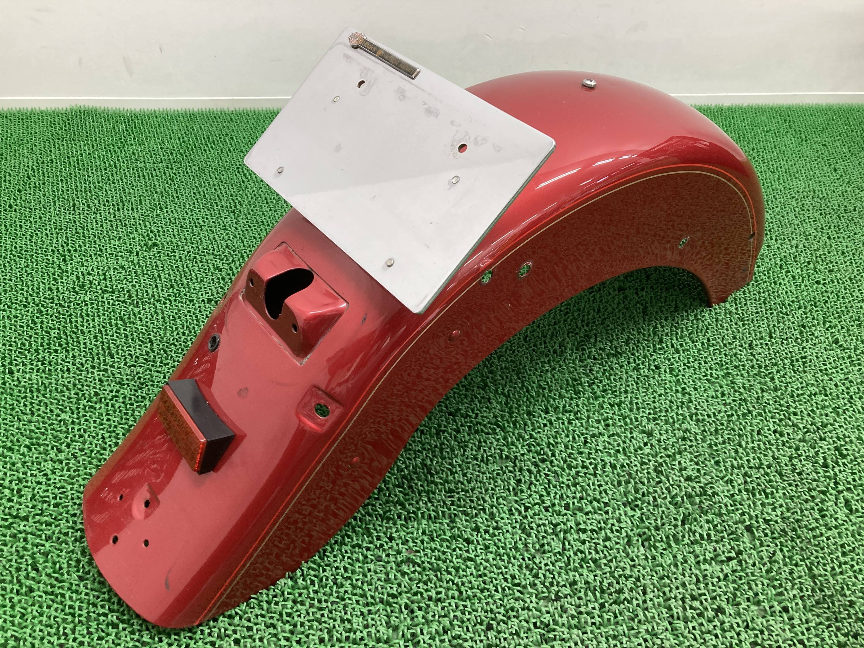 FLSTC1340 リアフェンダー 赤M ハーレー 純正 バイク 部品 ヘリテイジソフテイルクラシック エボ 社外ナンバーステー コケキズ無し 品薄 車検 Genuine 【中古】 Mj｜ティーエスパーツ　店 15,800円