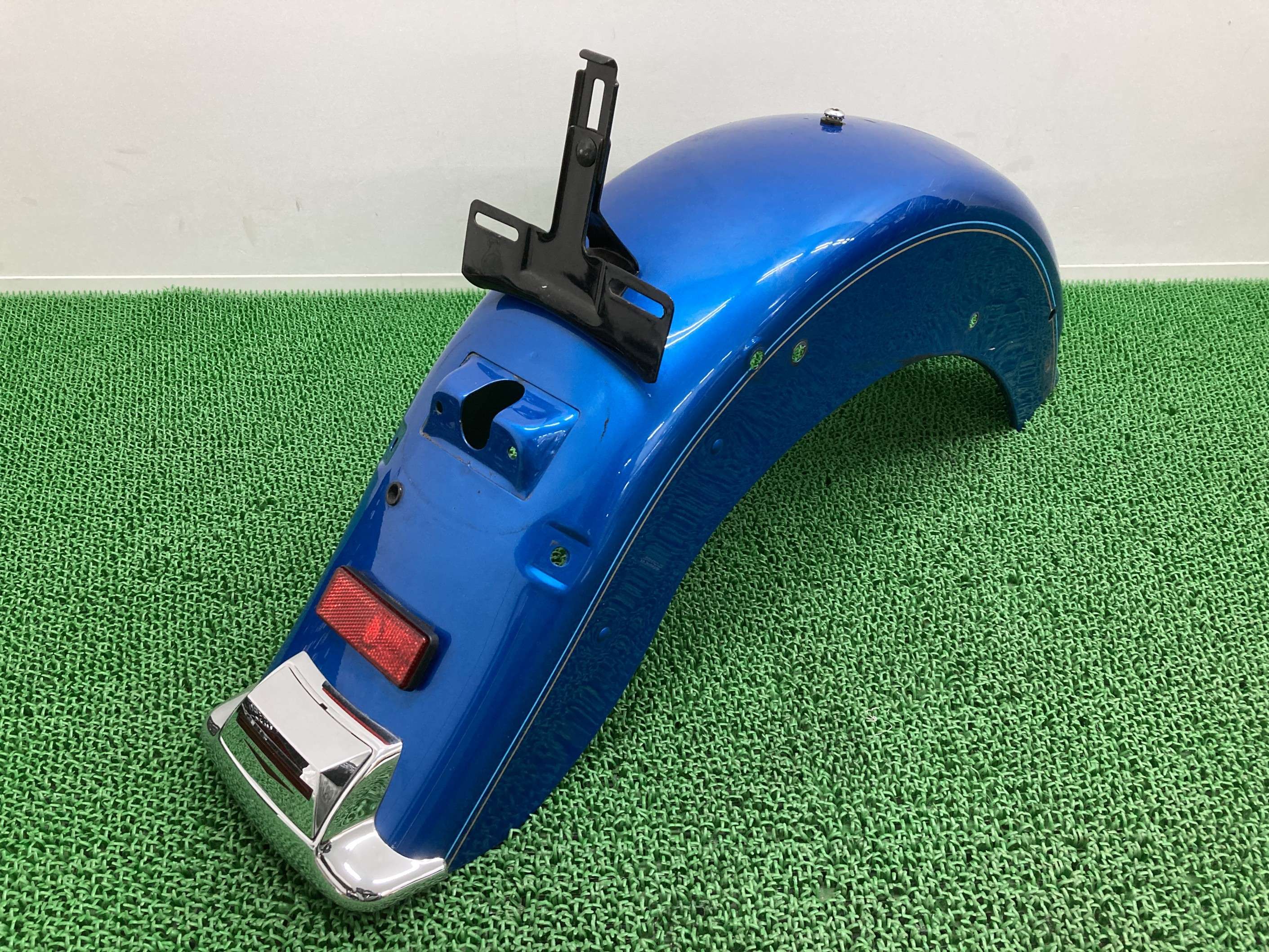 FLSTC1340 リアフェンダー 青M ハーレー 純正 バイク 部品 ヘリテイジソフテイルクラシック エボ EVO ナンバーステー フェンダーチップ 車検 Genuine 【中古】 dB｜ティーエスパーツ　店