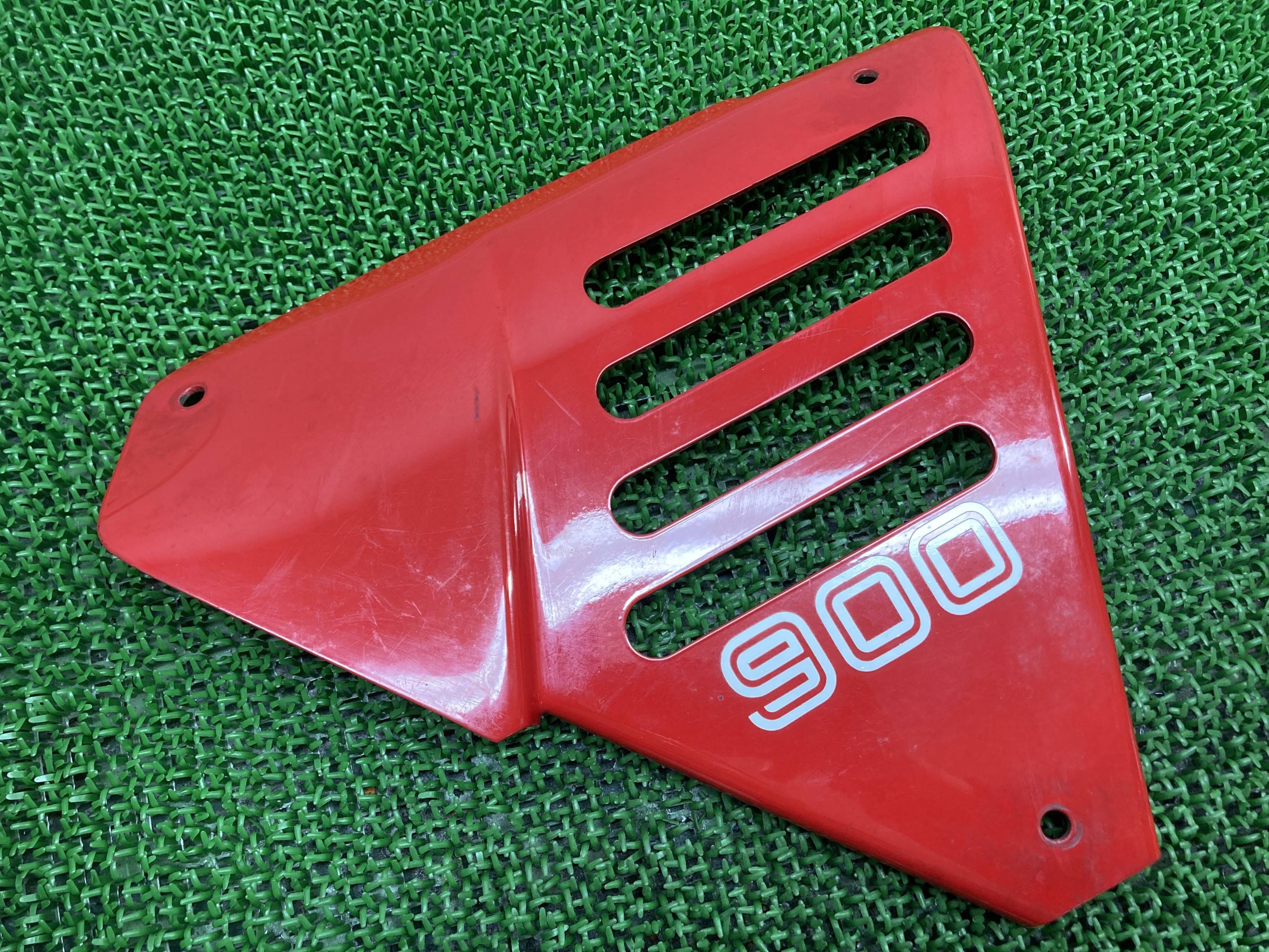 900MHR サイドカバー 赤 右 ドゥカティ 純正 バイク 部品 79-84年 前期 Ducati MikeHailwoodReplica マイクヘイルウッド 車検 Genuine 【中古】 He|ティーエスパーツ 店