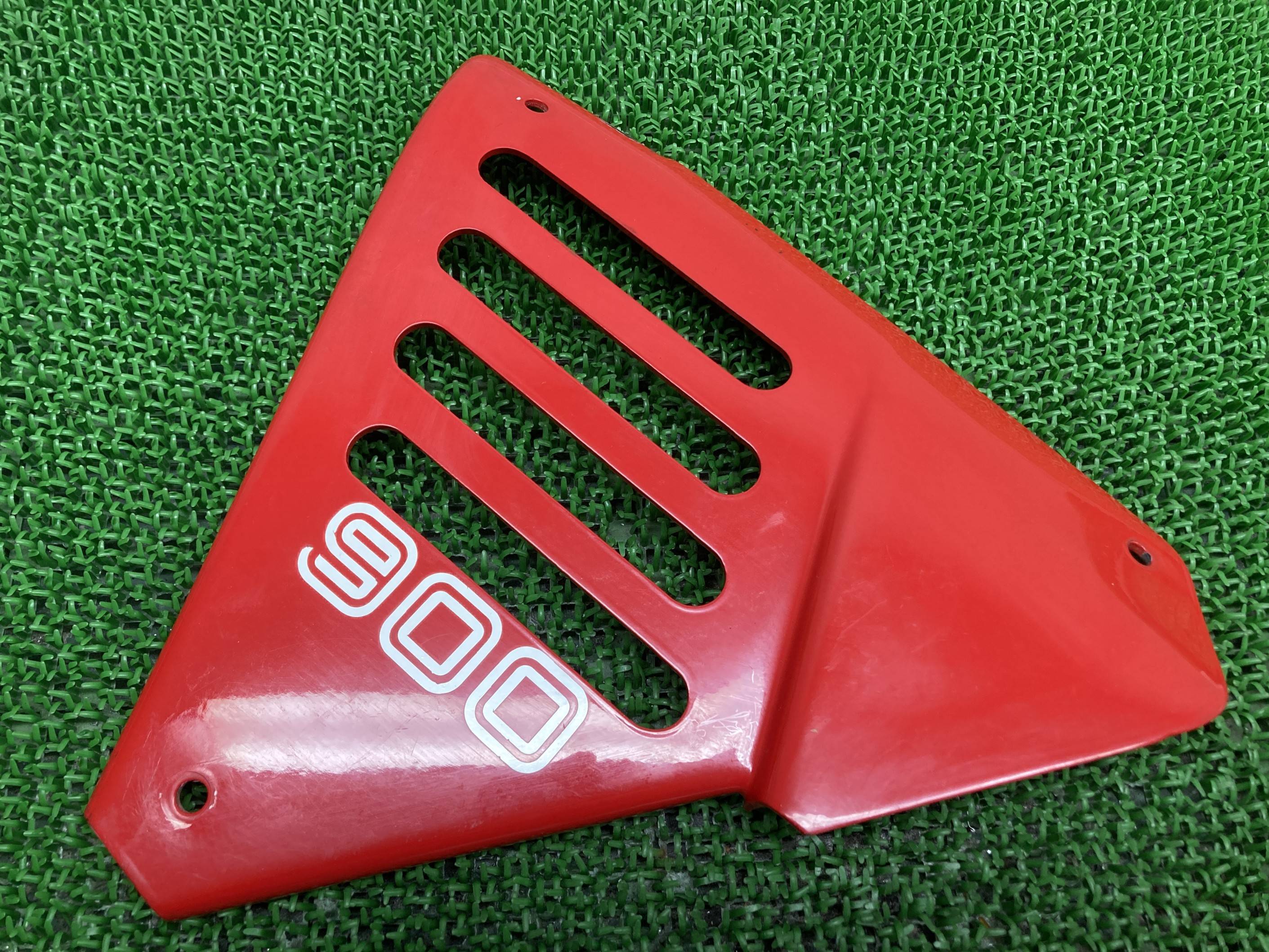 900MHR サイドカバー 赤 左 ドゥカティ 純正 中古 バイク 部品 79-84年 前期 Ducati MikeHailwoodReplica マイクヘイルウッド Hr 通販900MHR サイドカバー 赤 左 ドゥカティ 純正 バイク 部品 79-84年