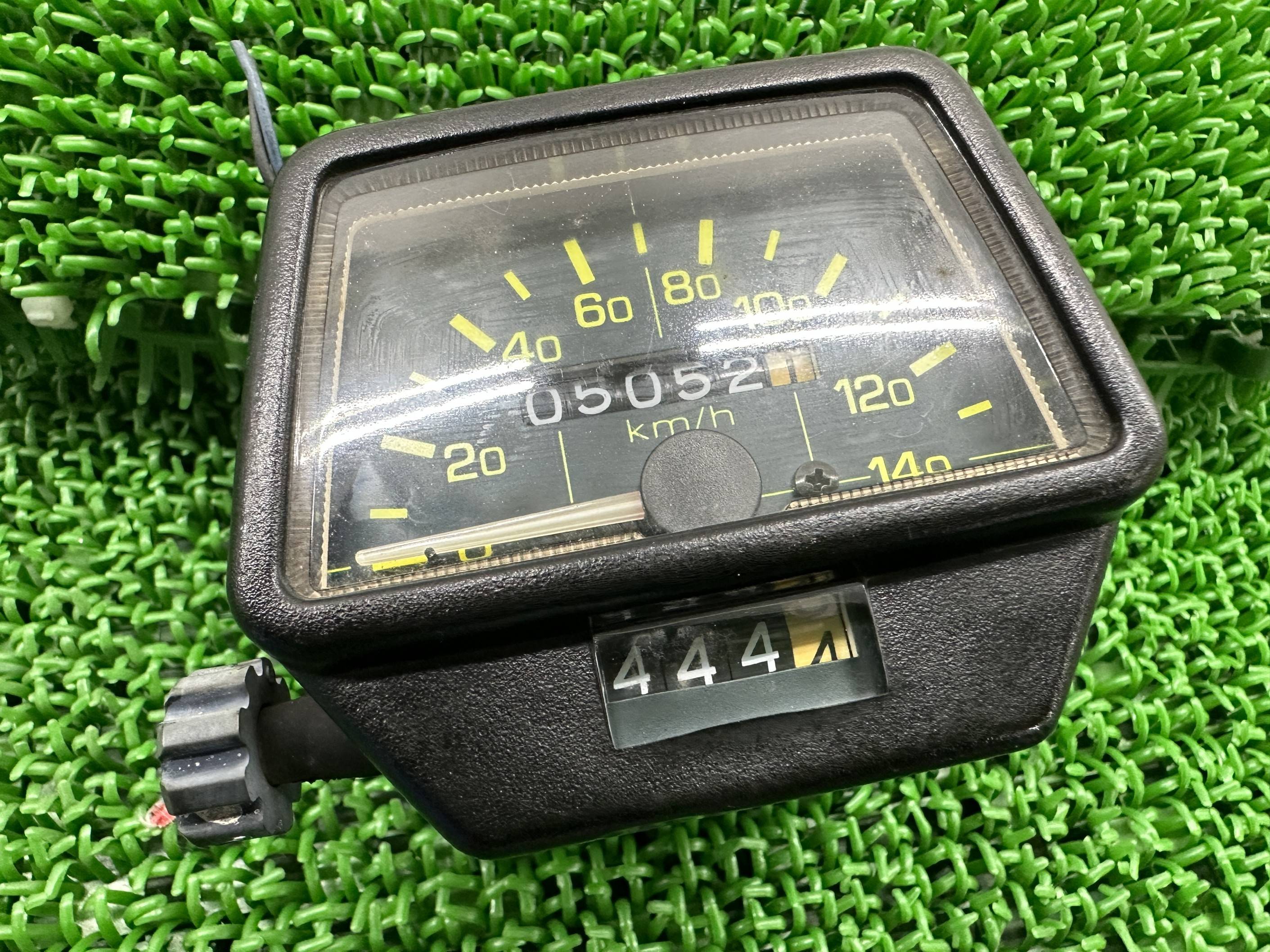 セロー225 スピードメーター ヤマハ 純正 バイク 部品 1KH 4JG SEROW225 修復素材に 割れ欠け無し 品薄 車検 Genuine 【中古】 Py