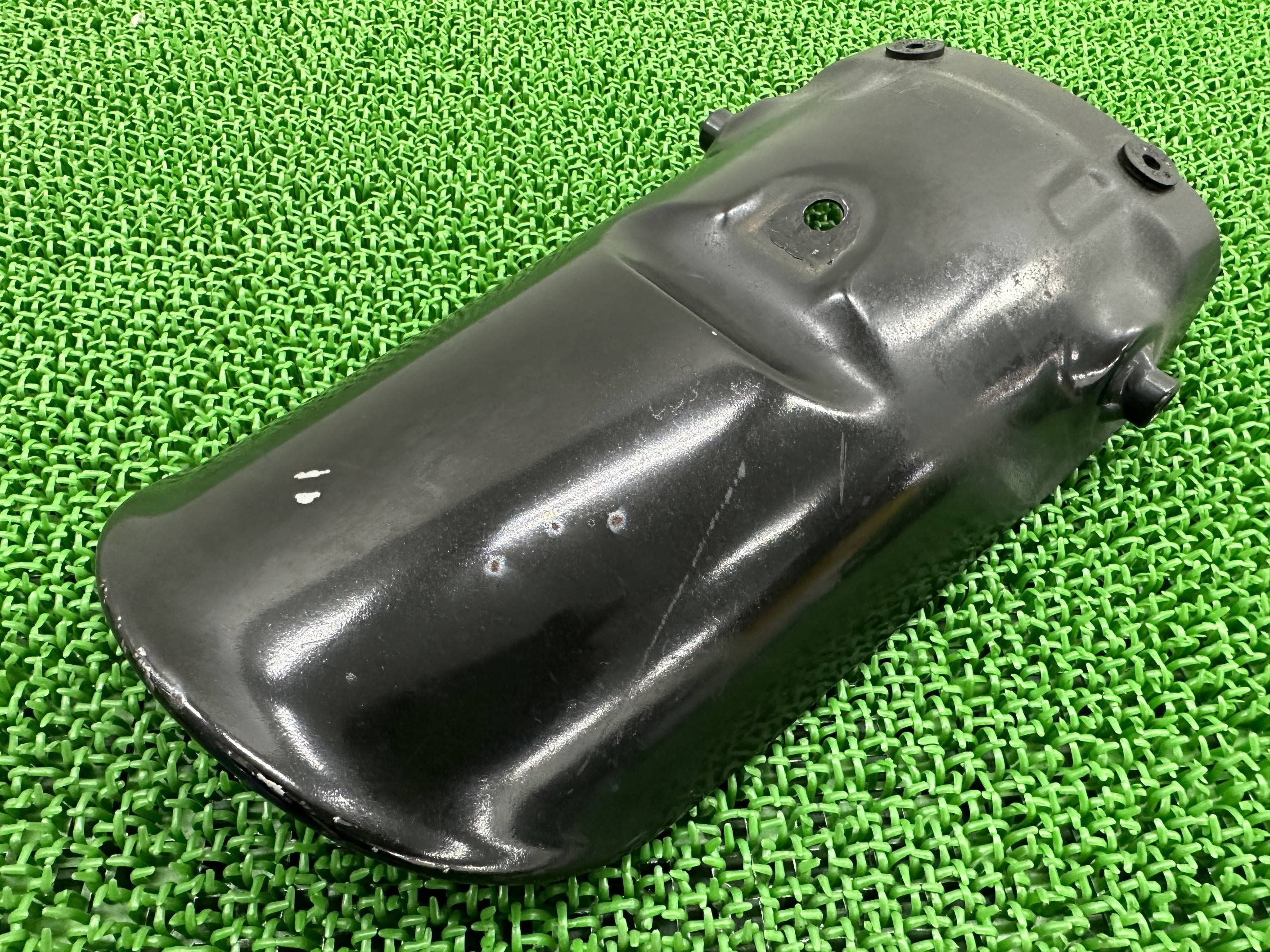 グラストラッカー リアフェンダー 黒 スズキ 純正 バイク 部品 NJ47A ビッグボーイ リアカウル 泥除け ペイント素材に コケキズ無し 車検 Genuine 【中古】 Sh|ティーエスパーツ 店