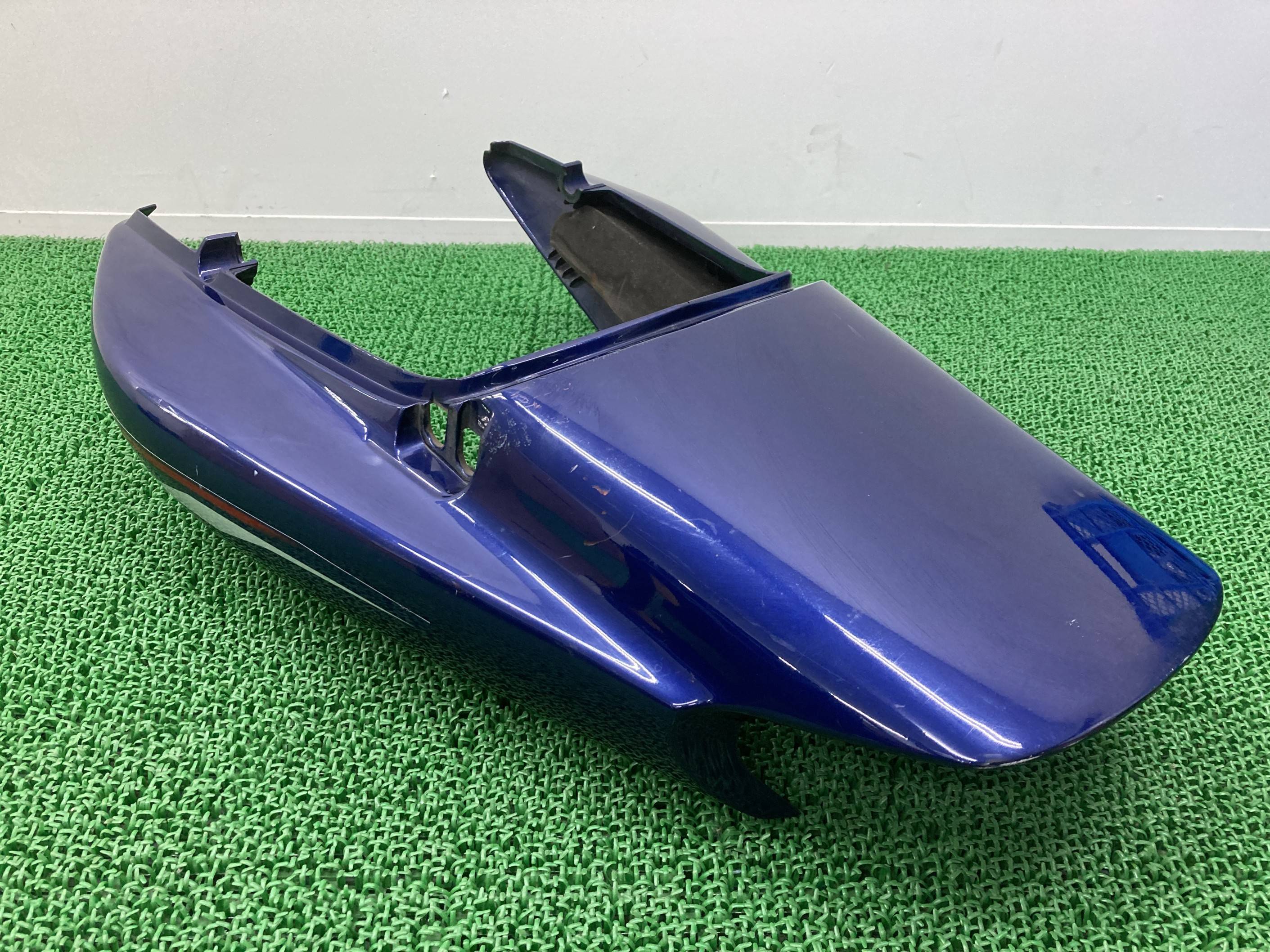 XJR1300 テールカウル 青M 5EA ヤマハ 純正 バイク 部品 RP01J シートカウル リアカウル 修復素材に コケキズ無し 車検 Genuine 【中古】 Zn｜ティーエスパーツ　店
