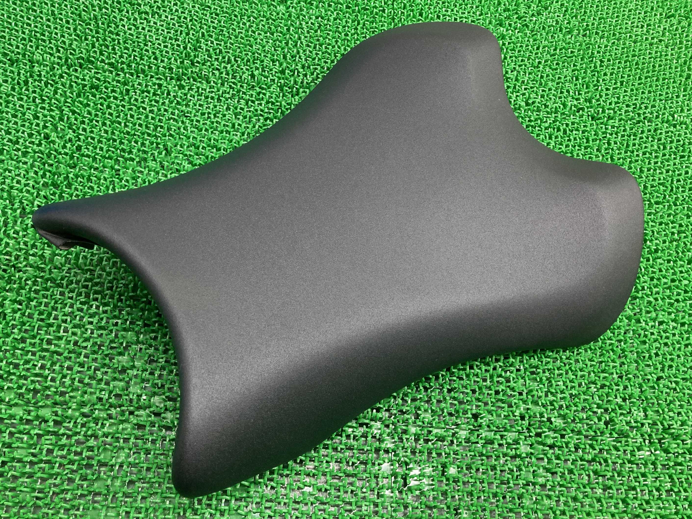 ZX-10R フロントシート 53066-0700 カワサキ 純正 バイク 部品 ZXT02L メインシート コンディション良好 破れ無し 品薄 車検 Genuine 【中古】 gO｜ティーエスパーツ　店