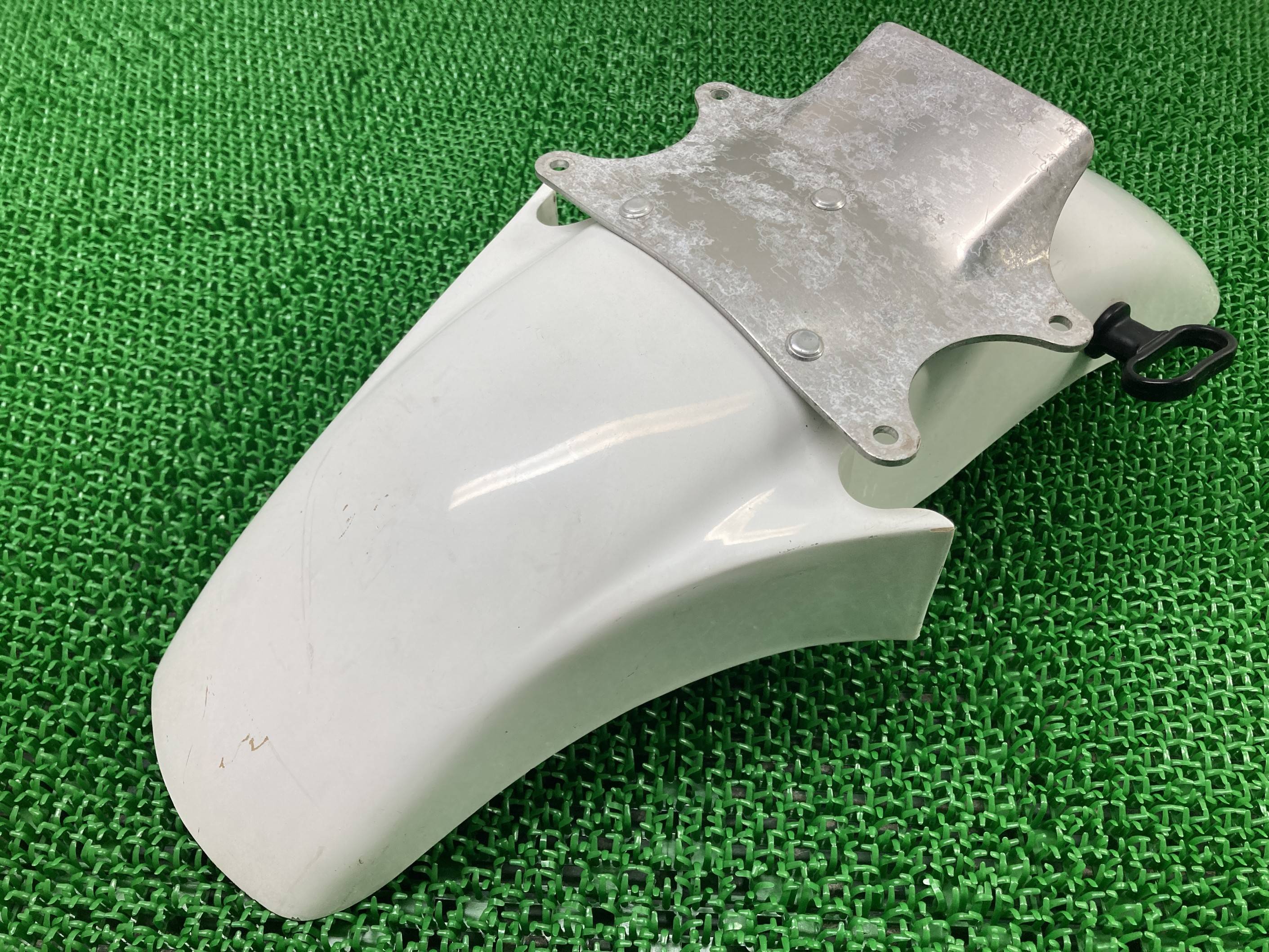 VT250F フロントフェンダー 白 ホンダ 純正 バイク 部品 MC08 当時物 修復素材に コケキズ無し 品薄 希少品 車検 Genuine 【中古】 lH