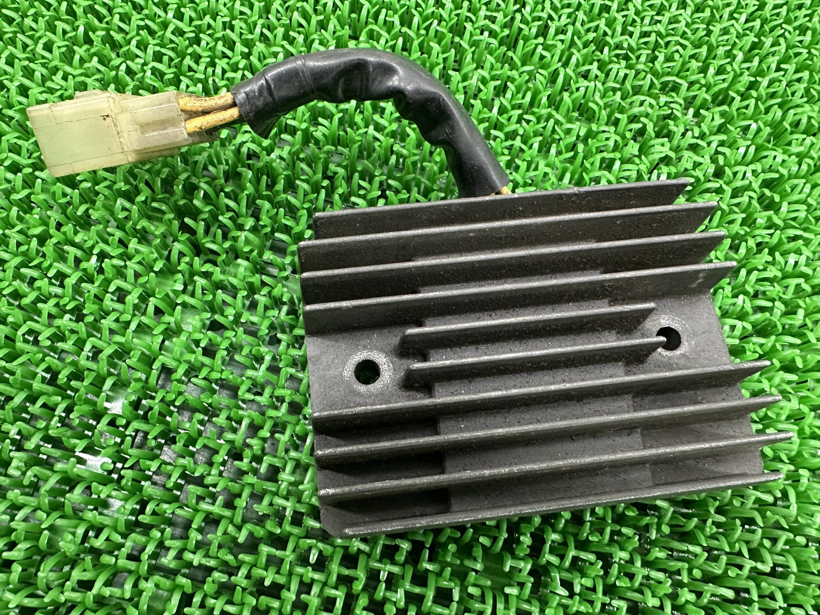フォルツァ レギュレター ホンダ 純正 バイク 部品 MF06 FORZA 8ピン レギュレーター レクチファイア 車検 Genuine 【中古】 Ex｜ティーエスパーツ　店