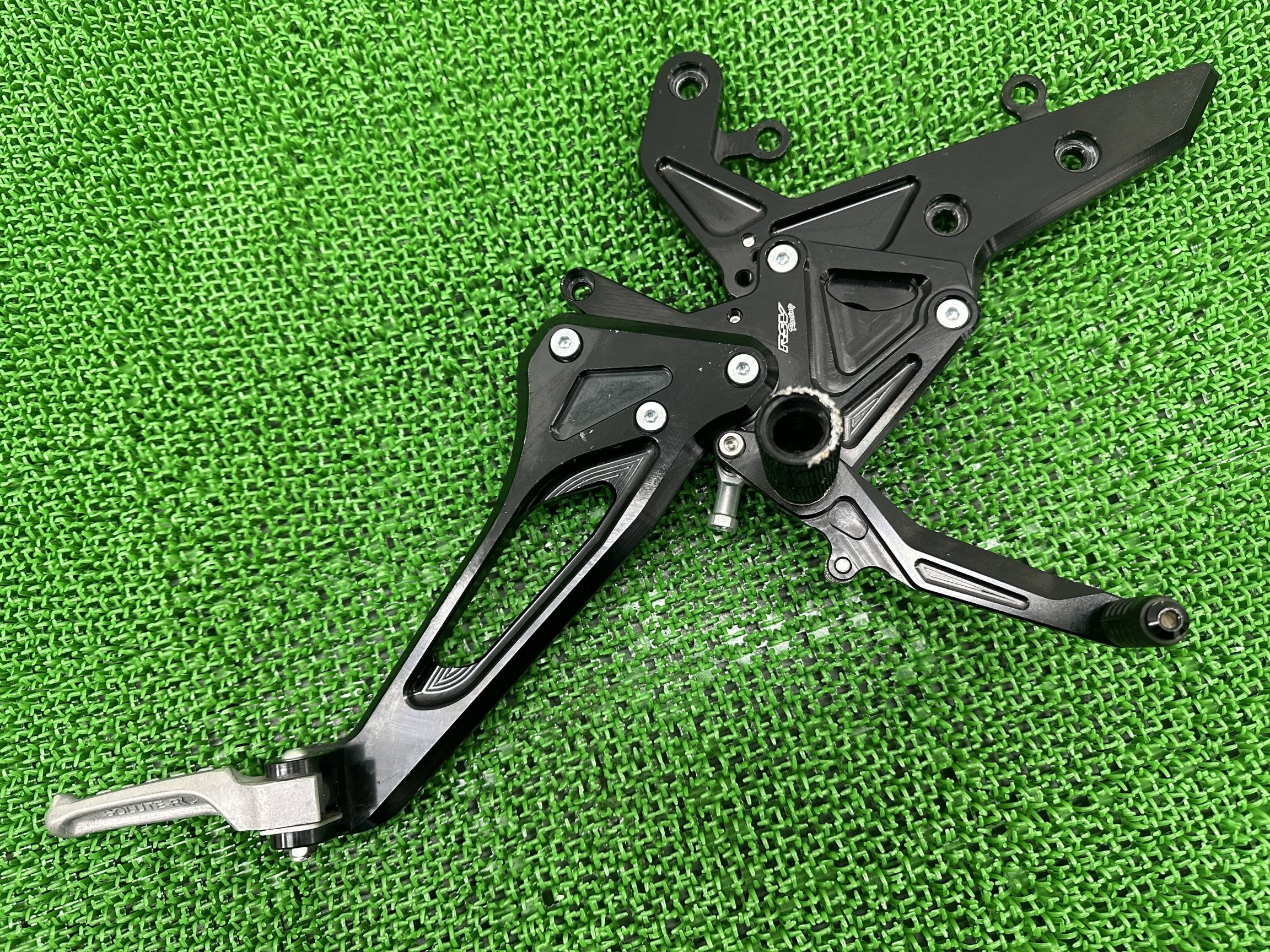 RSVレーシング製NINJA650 ER-6n バックステップ 右 黒 社外 バイク 部品 EX650E ER650E 12年~14年 ニンジャ650 アルミ タンデムステップ 【中古】 iI|ティーエスパーツ 店