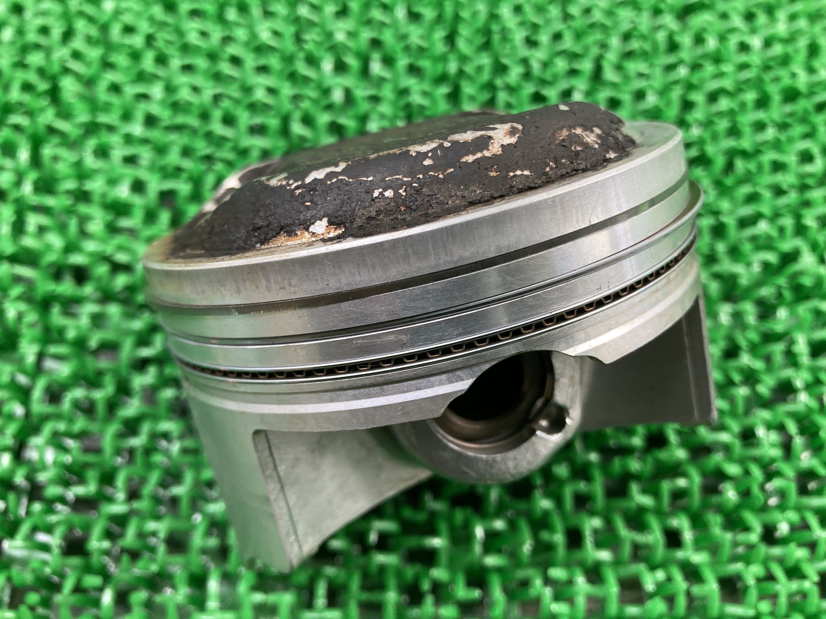 モリワキ製ゼファー1100 エンジンピストン ME80 社外 バイク 部品 ZR1100A ZRT10A ZEPHYR1100 MORIWAKI 80mm 【中古】 Nw|ティーエスパーツ 店