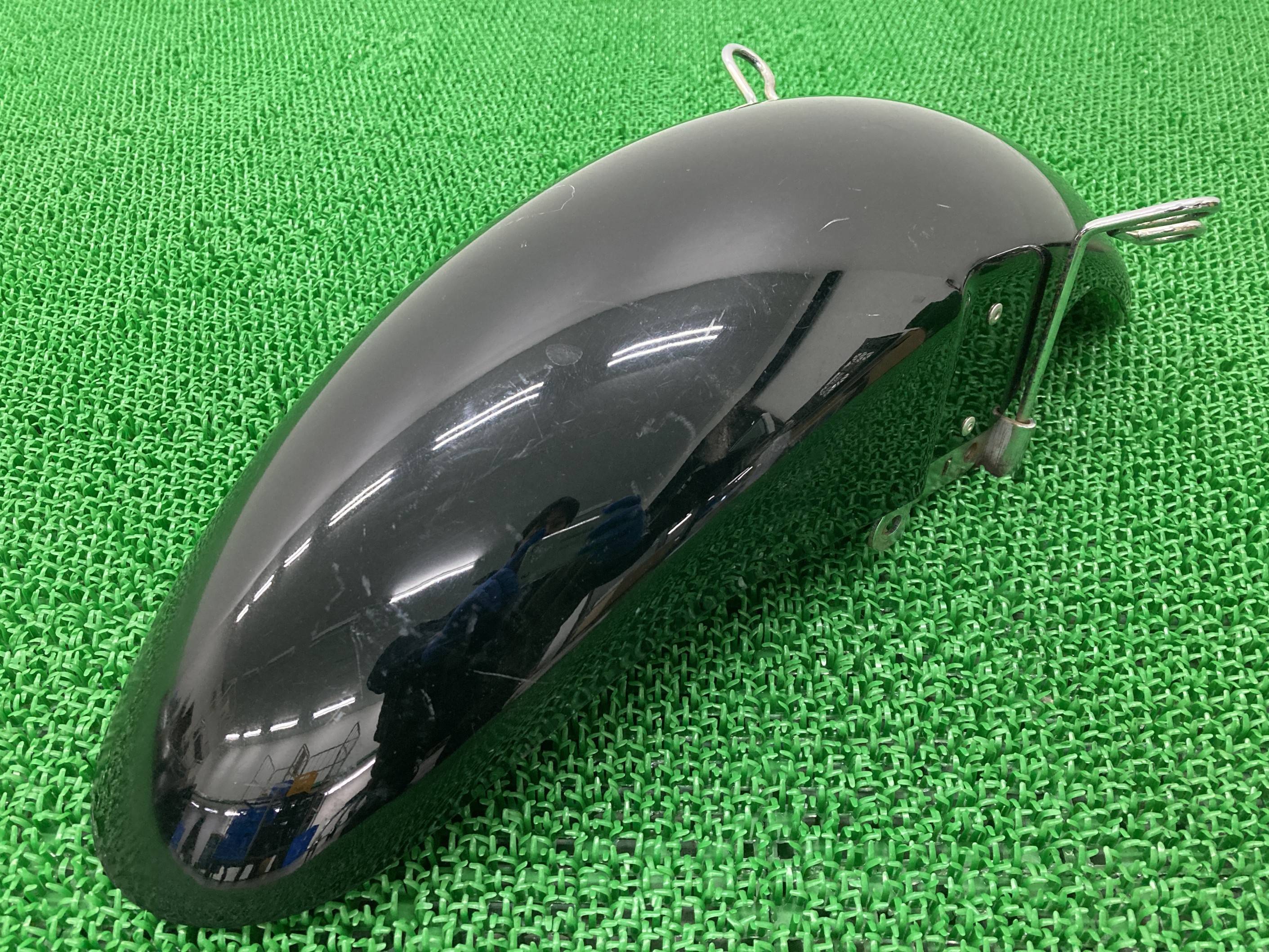 ゼファーカイ フロントフェンダー 黒 35004-1371 カワサキ 純正 バイク 部品 ZR400G ZEPHYRχ ステー ペイント素材に 割れ欠け無し 車検 Genuine 【中古】 hZ