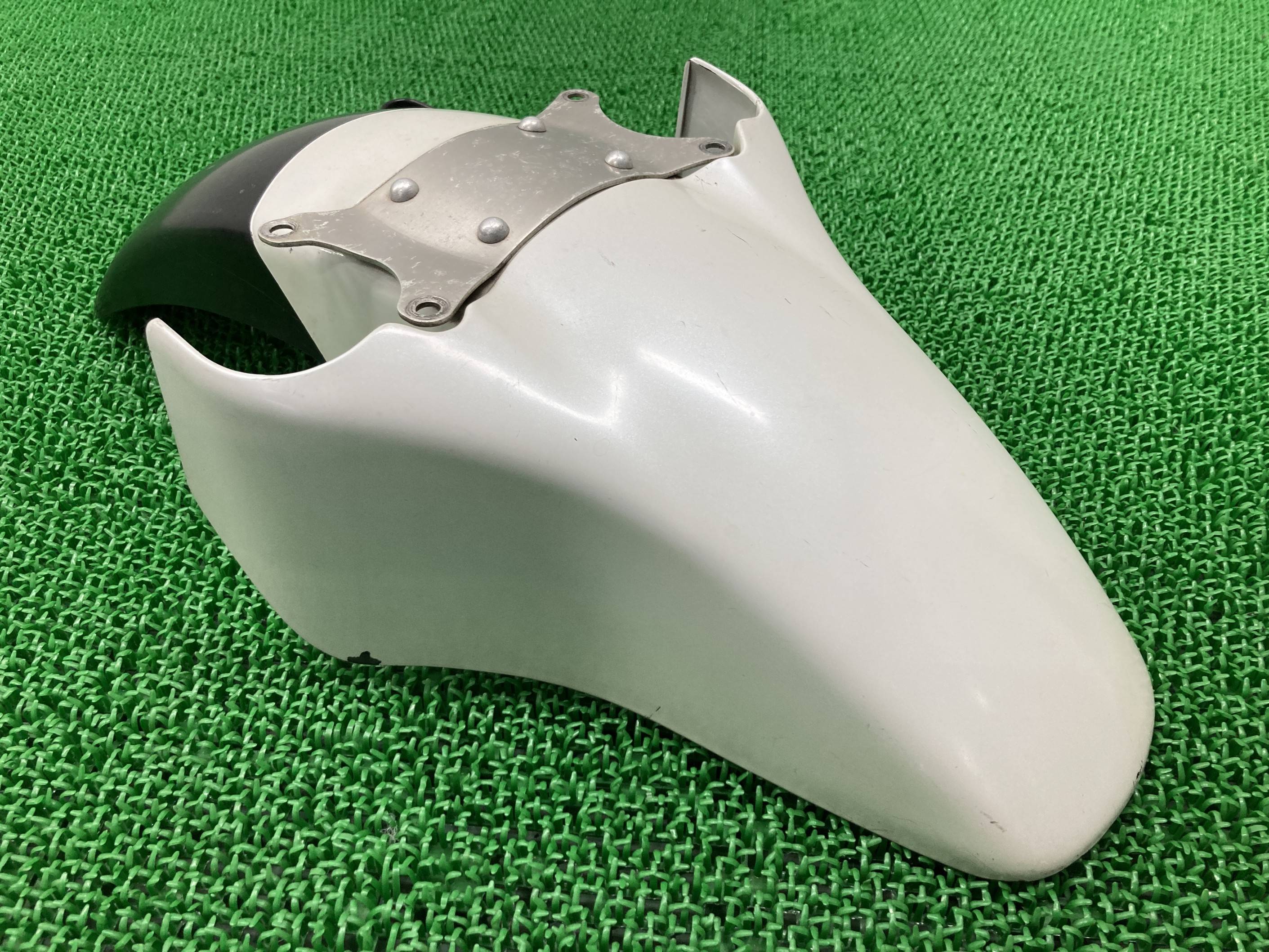RZ250R フロントフェンダー 白/黒 ヤマハ 純正 バイク 部品 29L TZR250 1KT RZ250RR 51Lにも 修復素材に 車検 Genuine 【中古】 Pd