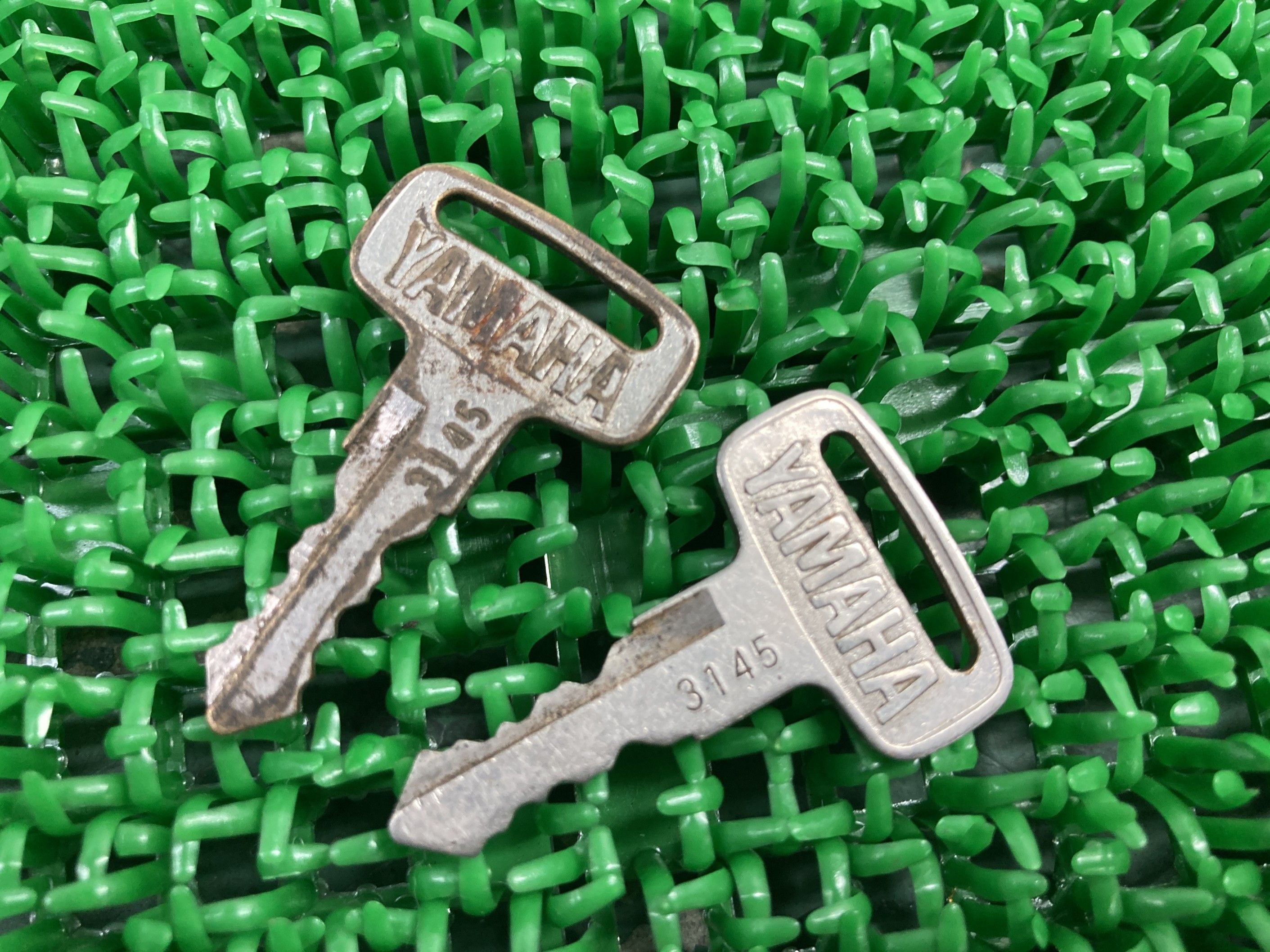 パッソル キー ヤマハ 純正 バイク 部品 左溝 3145 2本セット パッソーラ ペリカンジョグ YB50 車検 Genuine 【中古】 Xd