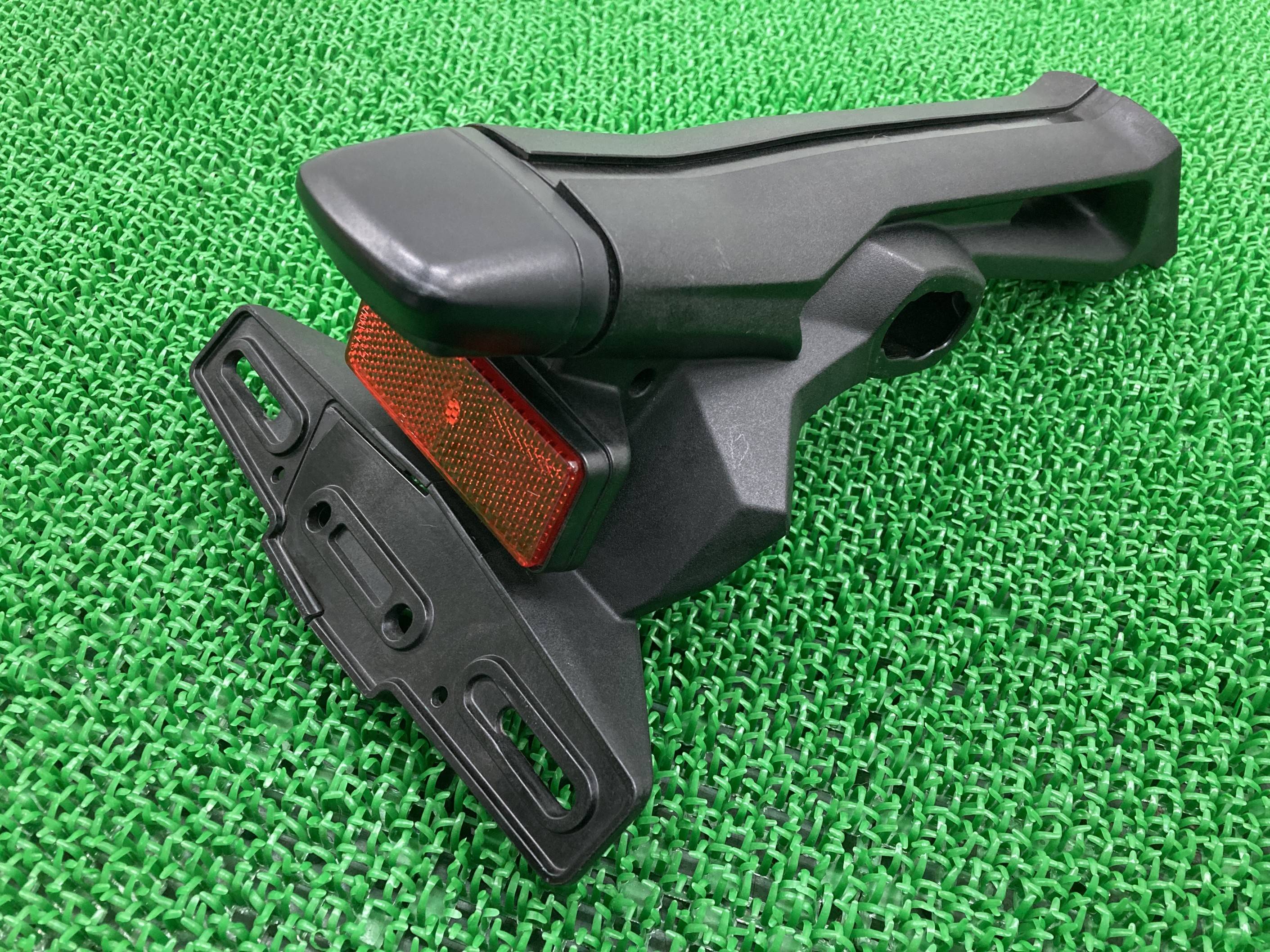 ZX-6R リアフェンダー カワサキ 純正 バイク 部品 ZX636G ZX636J NINJA 反射板 ナンバー灯 リフレクター 車検 Genuine 【中古】 eD