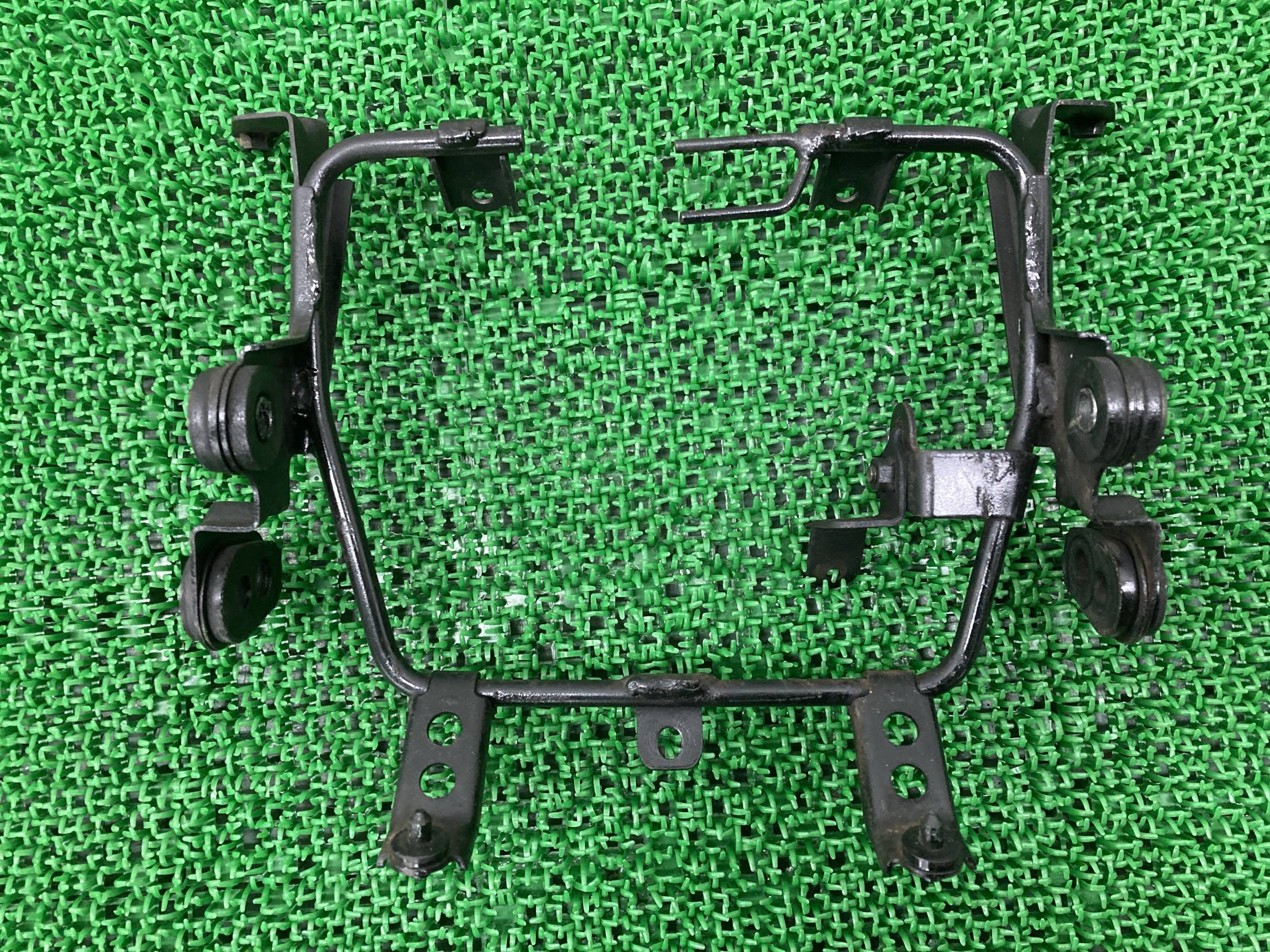 ZRX400 ヘッドライトステー カワサキ 純正 バイク 部品 ZR400E アッパーカウルステー ビキニカウルステー ウインカーステー 曲がり無し 品薄 車検 Genuine 【中古】 Xu 7,644円