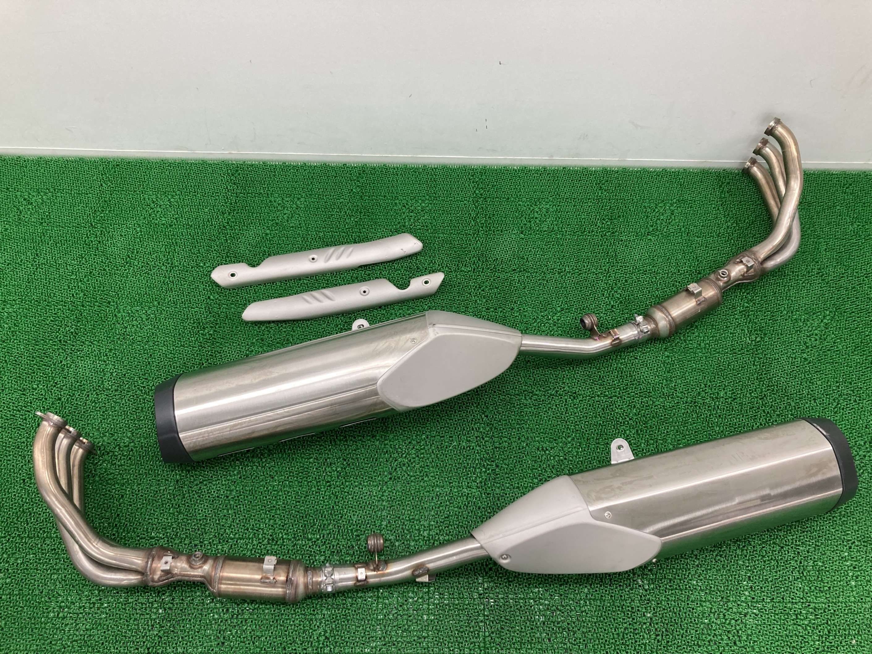 K1600GT マフラー 左右 8351065/8546594/1851 7728860-04/1851 8549439-04 BMW 純正 バイク 部品 K48 フルエキ コケキズ無し 品薄 希少品 車検 Genuine 【中古】 Tz｜ティーエスパーツ　店