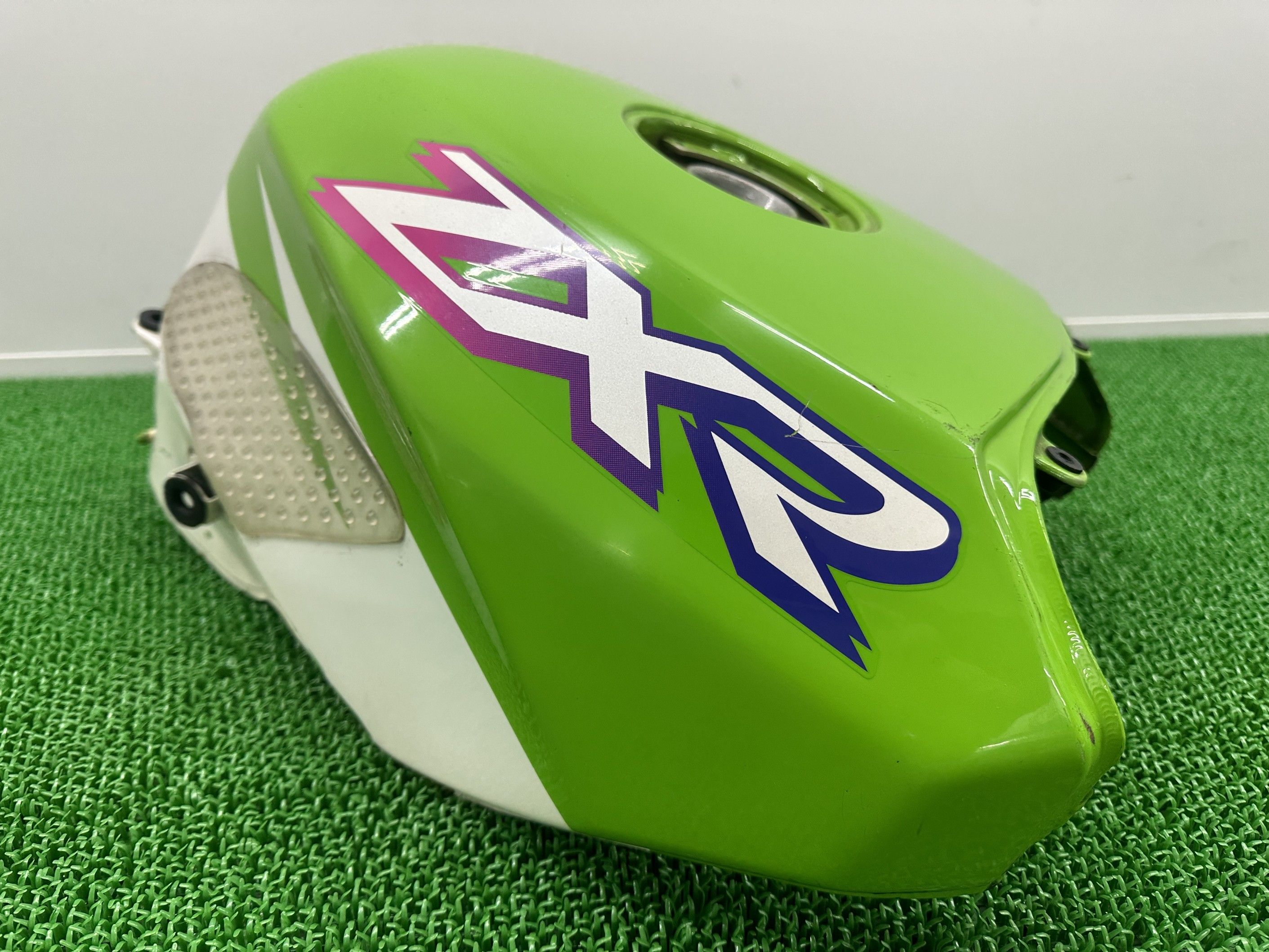 楽天市場】ZRX1200ダエグタンク紺Mカワサキ純正バイク部品ZRT20D