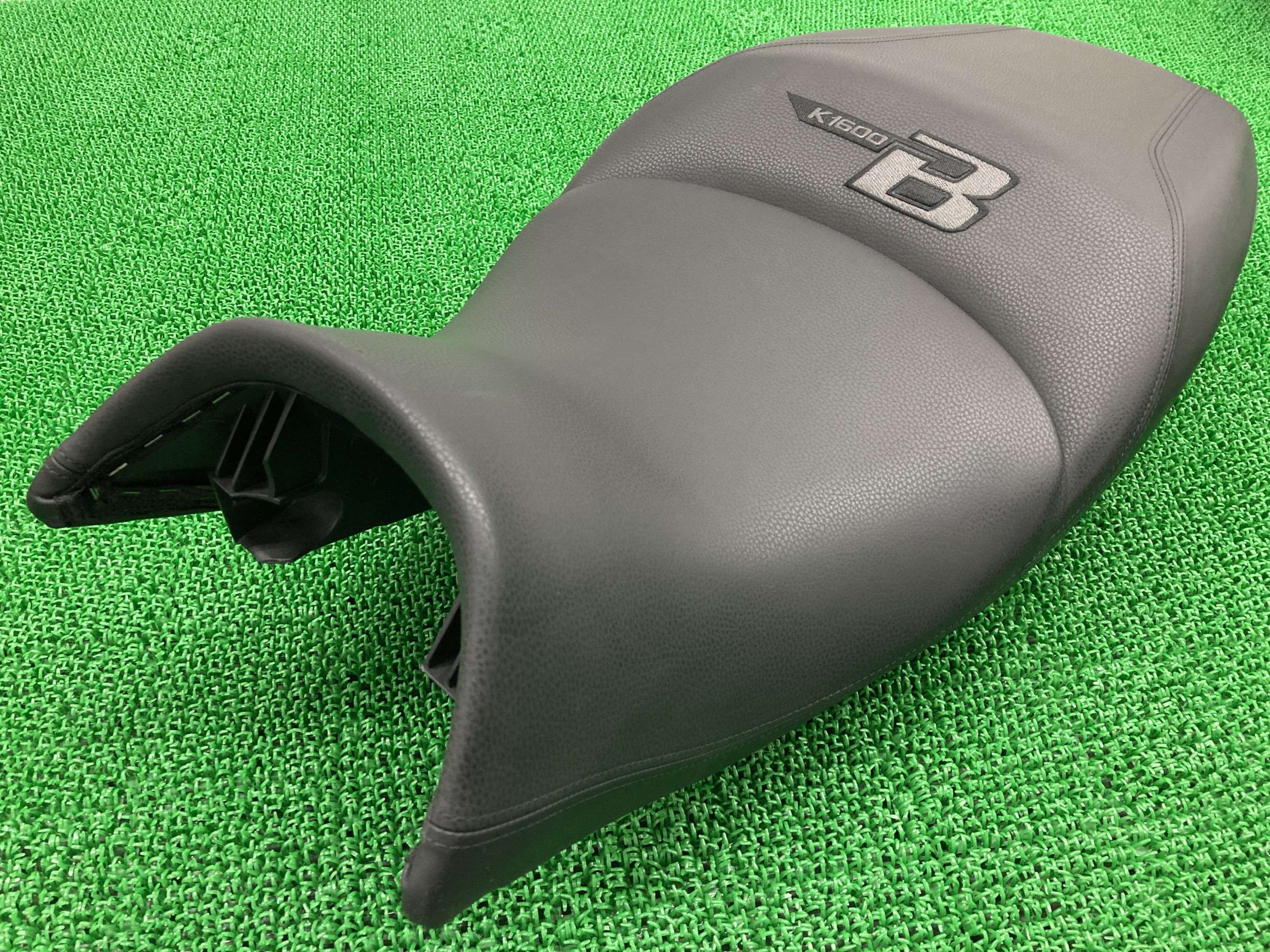 K1600B シート 5253 8566605 BMW 純正 バイク 部品 52538566605 メインシート 極上品 ハイクオリティ 破れ無し 車検 Genuine 【中古】 Qj