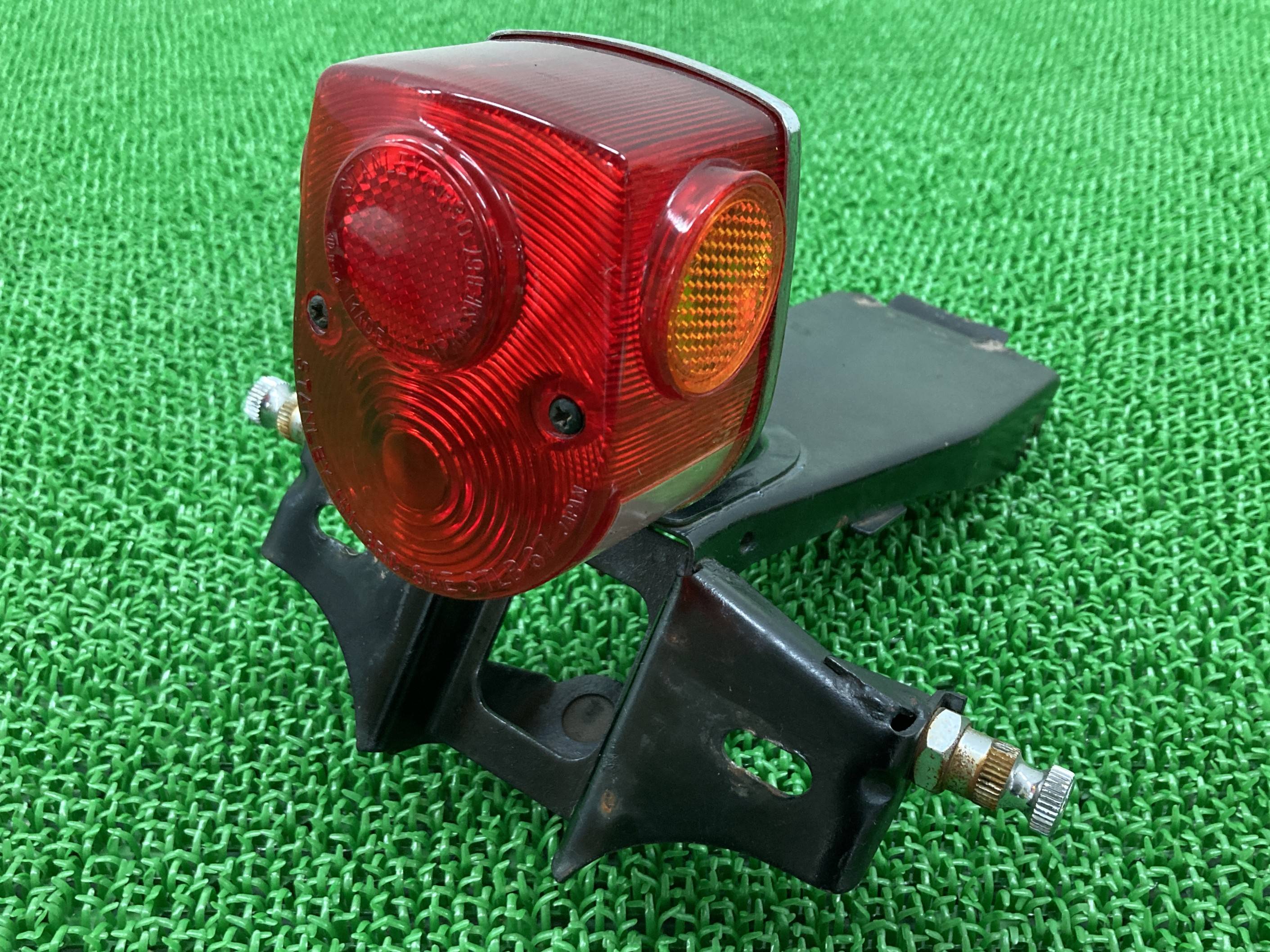 4Lモンキー テールランプ ホンダ 純正 バイク 部品 Z50J Monkey 当時物 ステー リアフェンダー ナンバーステー 車検 Genuine 【中古】 Io|ティーエスパーツ 店