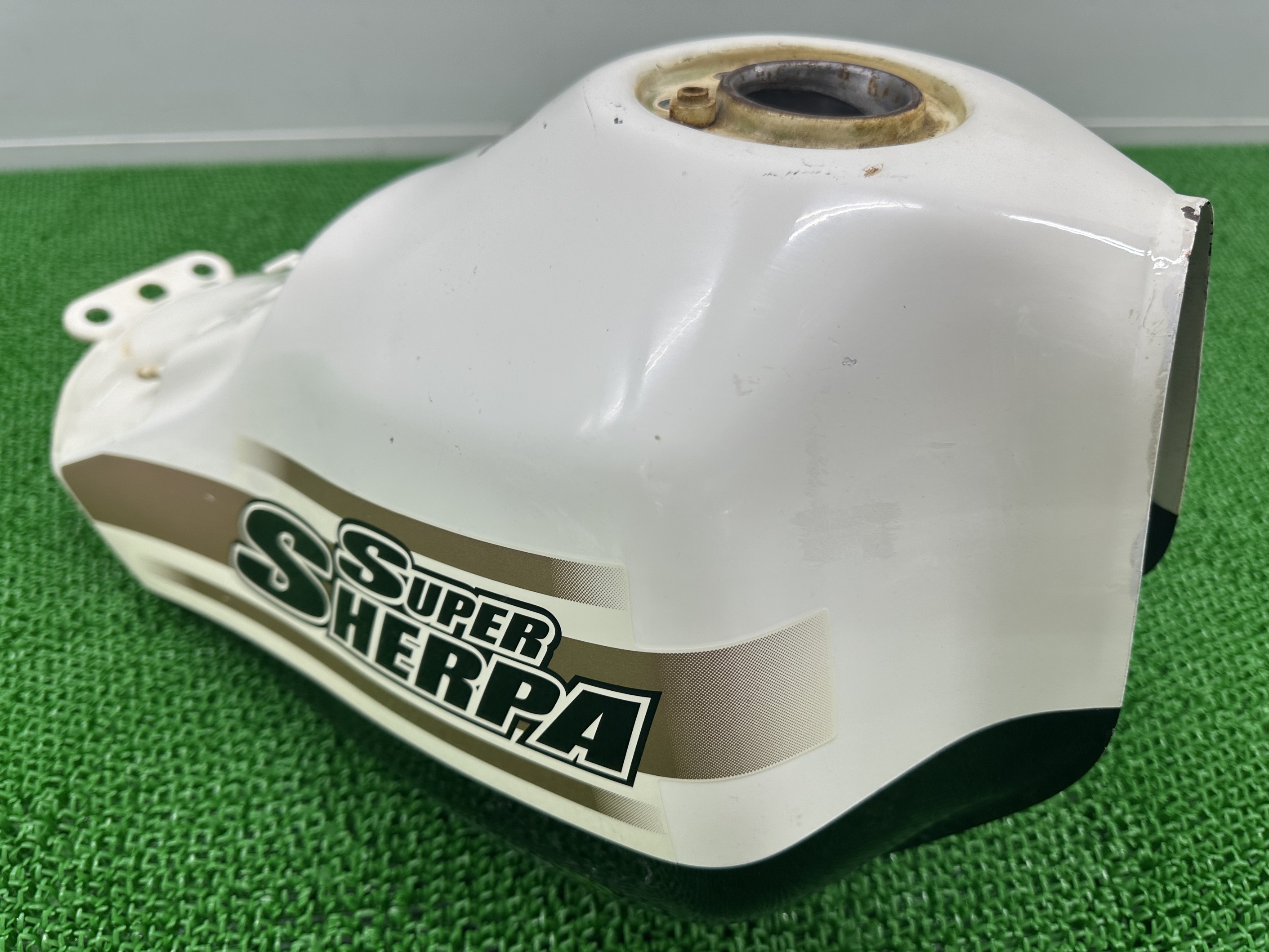 スーパーシェルパ タンク 白 カワサキ 純正 バイク 部品 KL250G ノーマルフューエルタンク ガソリンタンク 燃料タンク 修復素材に コケキズ無し 車検 Genuine 【中古】 oJ