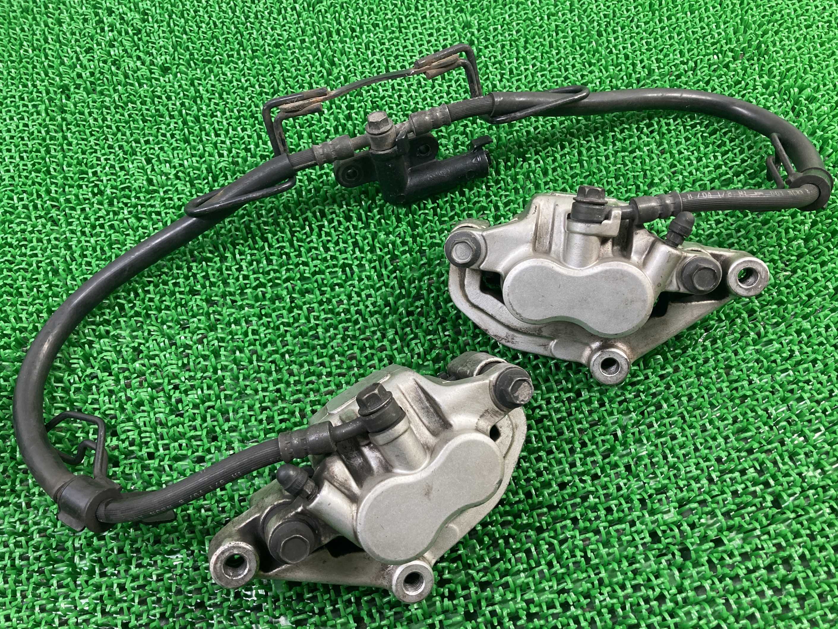 ドラッグスター1100 フロントブレーキキャリパー 左右 5KS ヤマハ 純正 バイク 部品 VP13J DS1100 ドラスタ1100 DragStar ホース・ジョイント付き 車検 Genuine 【中古】 yM｜ティーエスパーツ　店