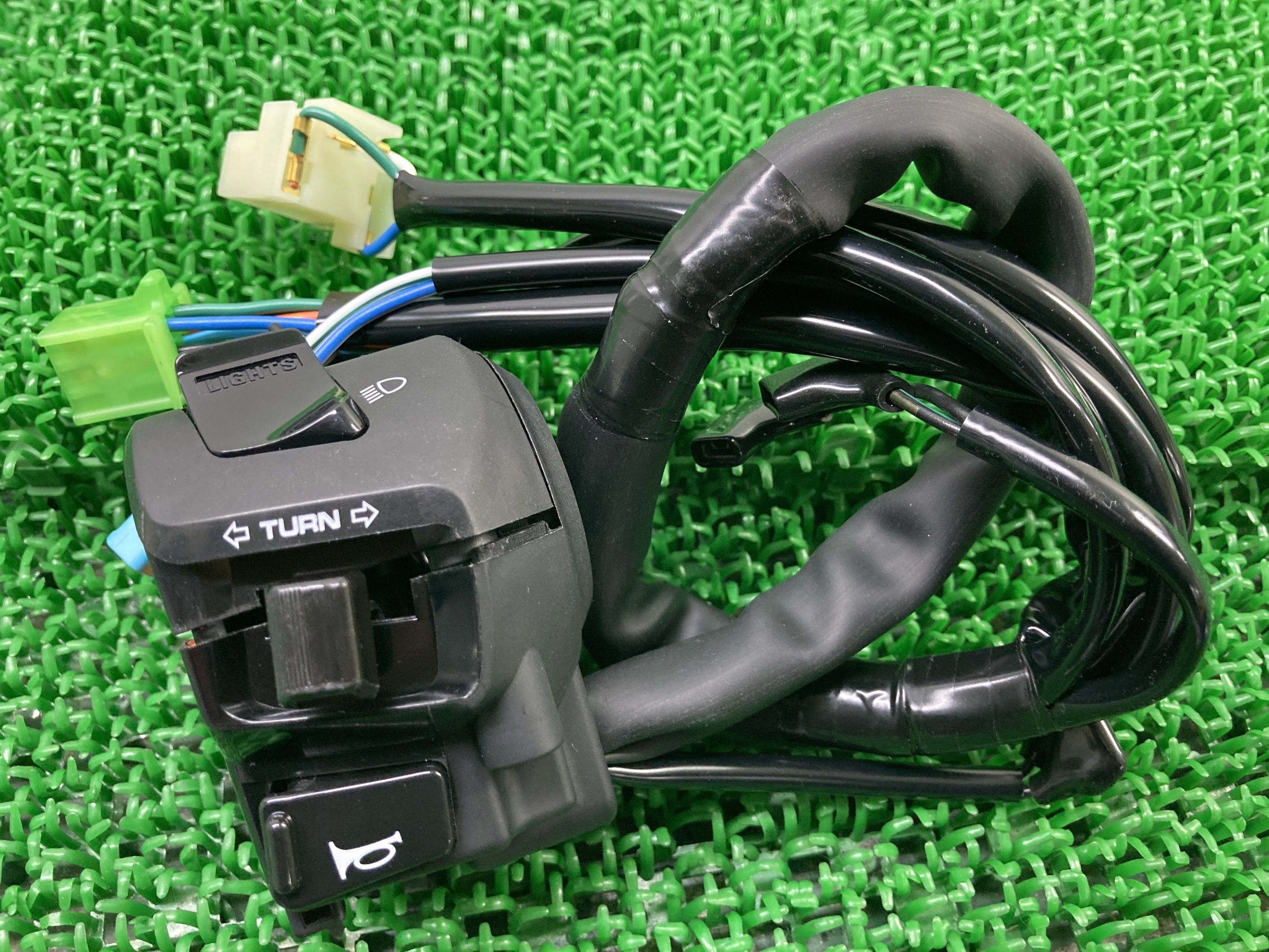 VTR250 ハンドルスイッチ 左 HM-32QB-T ホンダ 純正 バイク 部品 MC33 HM-4HZ-T FI用 スイッチボックス 綺麗 良品 車検 Genuine 【中古】 Px