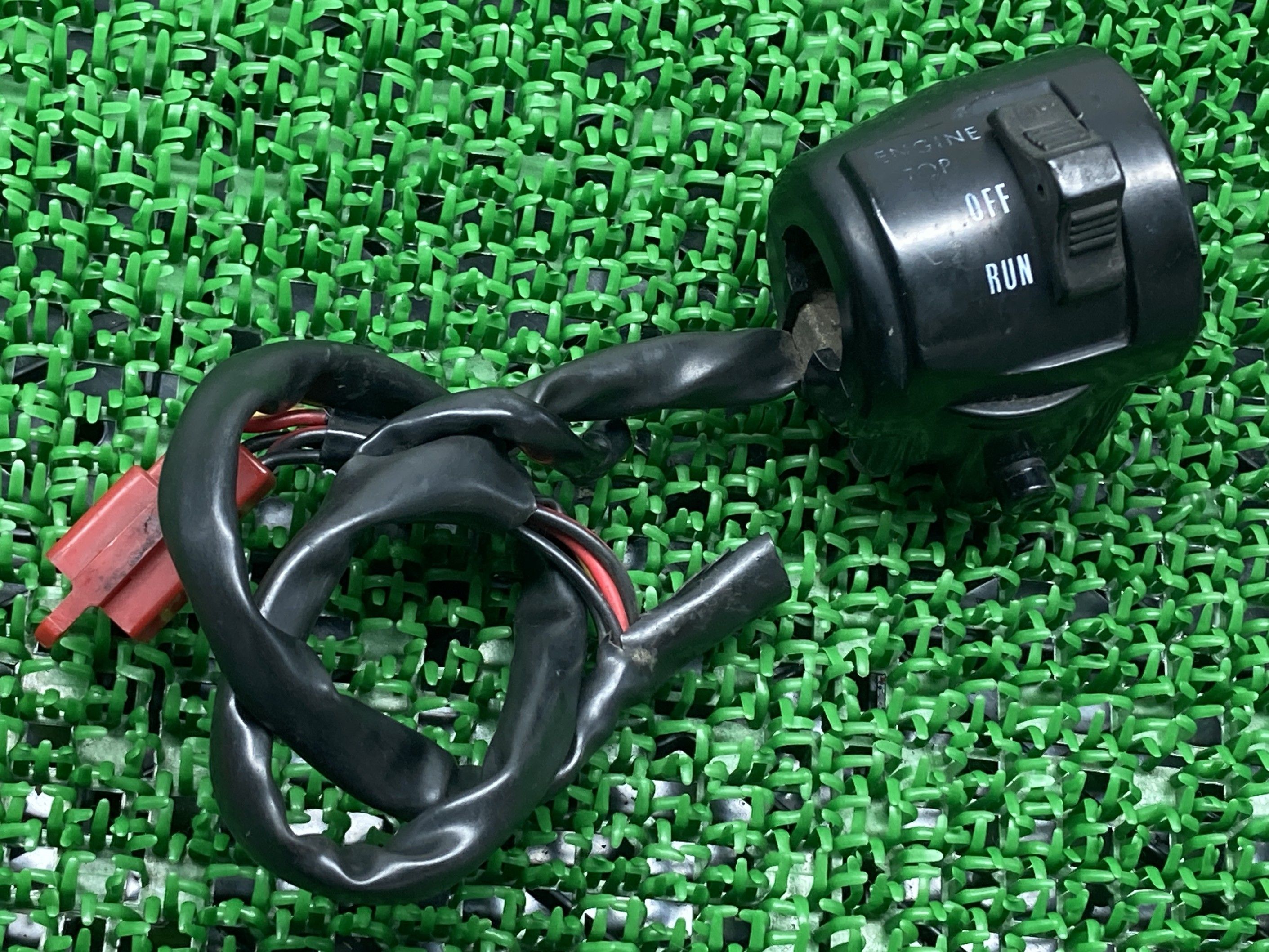 エストレヤ ハンドルスイッチ 右 カワサキ 純正 バイク 部品 BJ250A ESTRELLA エストレア スイッチボックス 修復素材に 割れ欠け無し 車検 Genuine 【中古】 Br