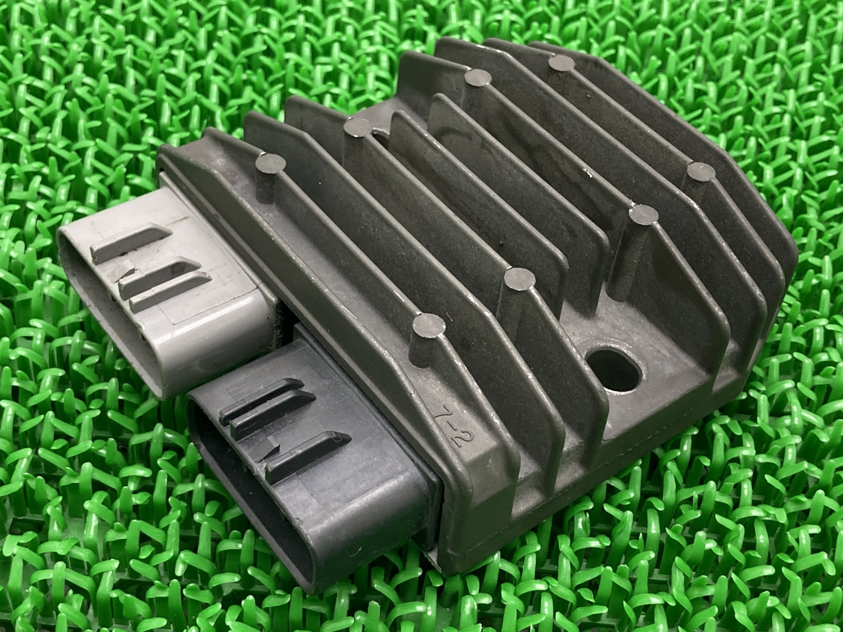 ムルティストラーダ レギュレター ドゥカティ 純正 バイク 部品 レギュレーター レクチファイアー MOSFET ディアベル 車検 Genuine 【中古】 cF｜ティーエスパーツ　店