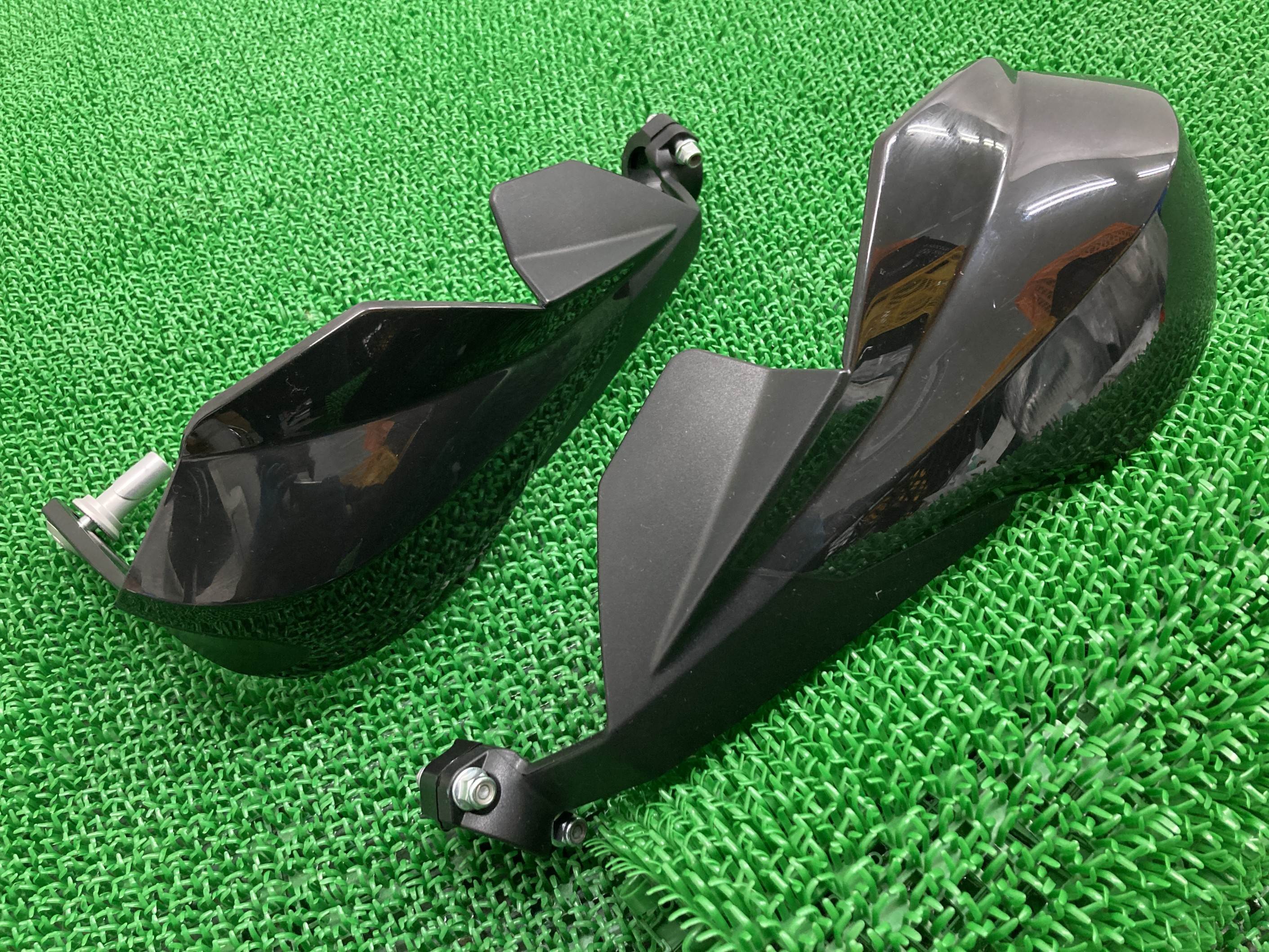 690SMC ナックルガード 左右 黒 603.02.180.000/603.02.181.000 KTM 純正 バイク 部品 603.02.180.000 603.02.181.000 ハンドガード 割れ欠け無し おすすめ品 車検 Genuine 【中古】 Ej